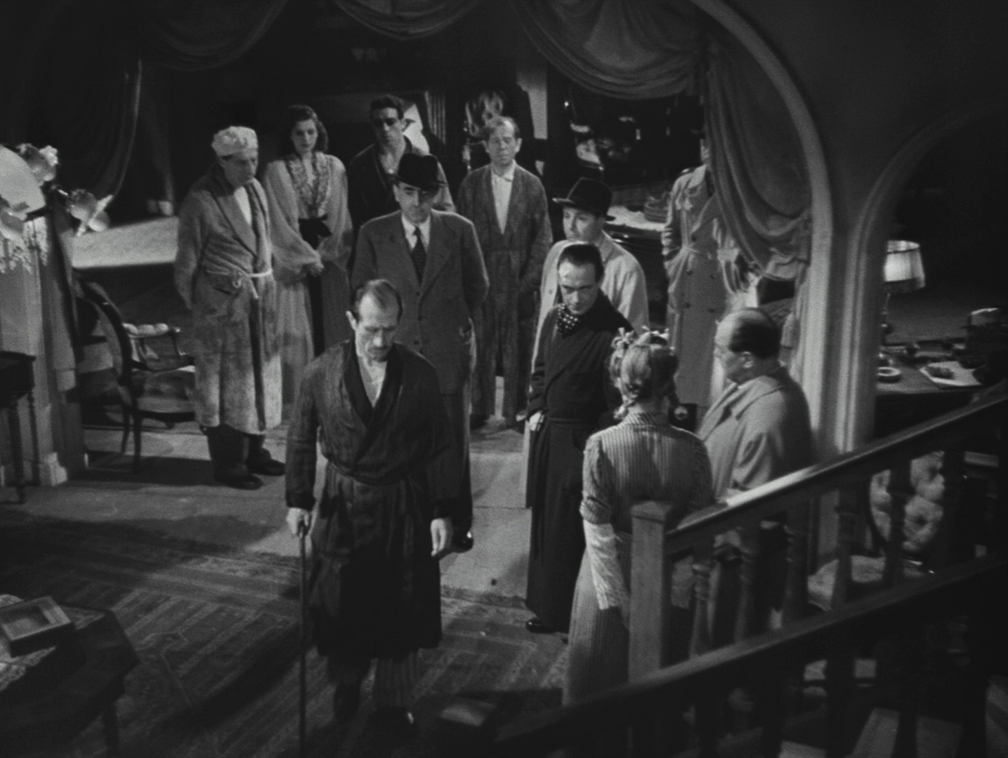 The Murderer Lives at Number 21 (1942) —  shot,  lighting