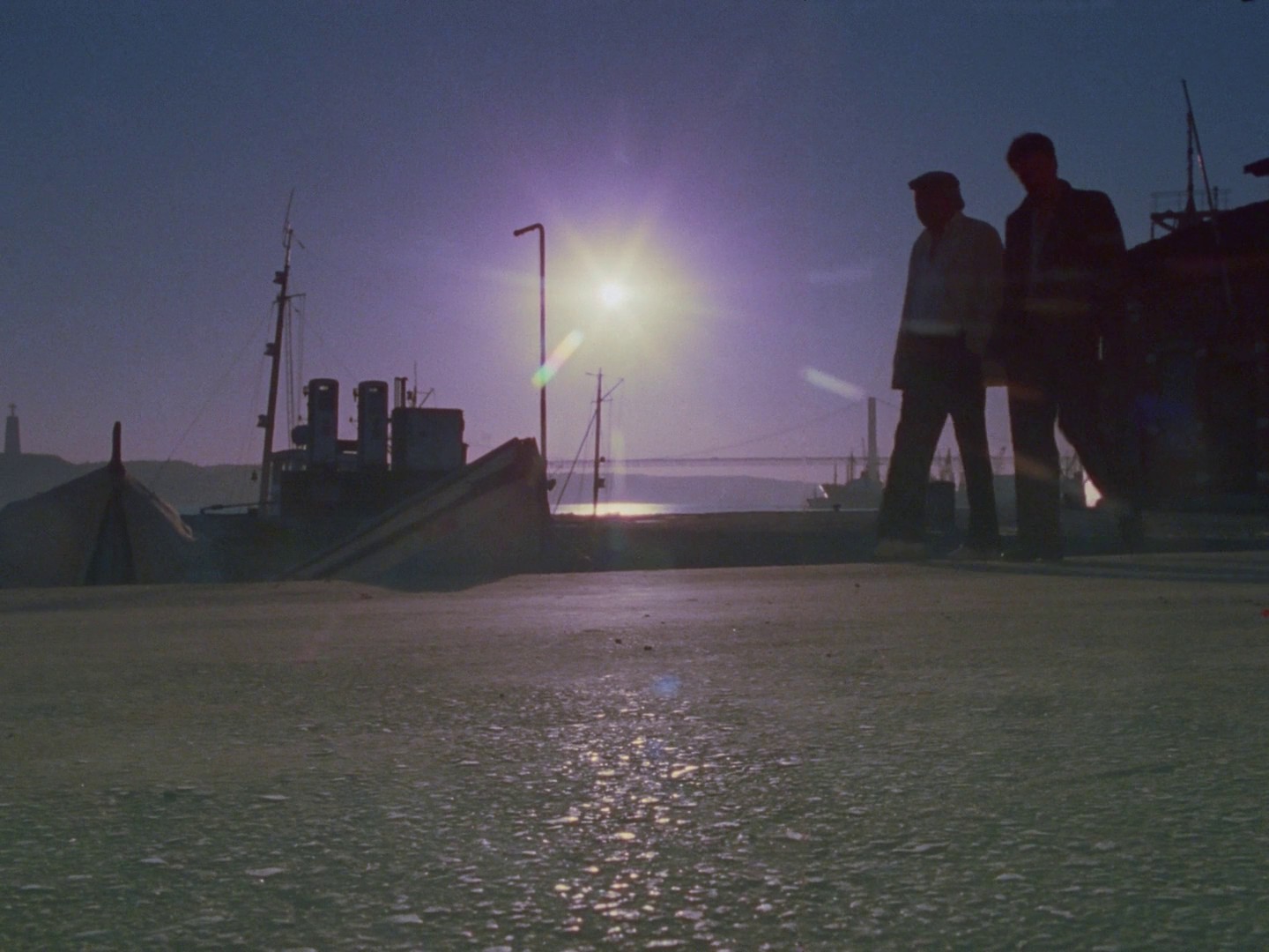 Three Crowns of the Sailor (1983) —  shot,  lighting