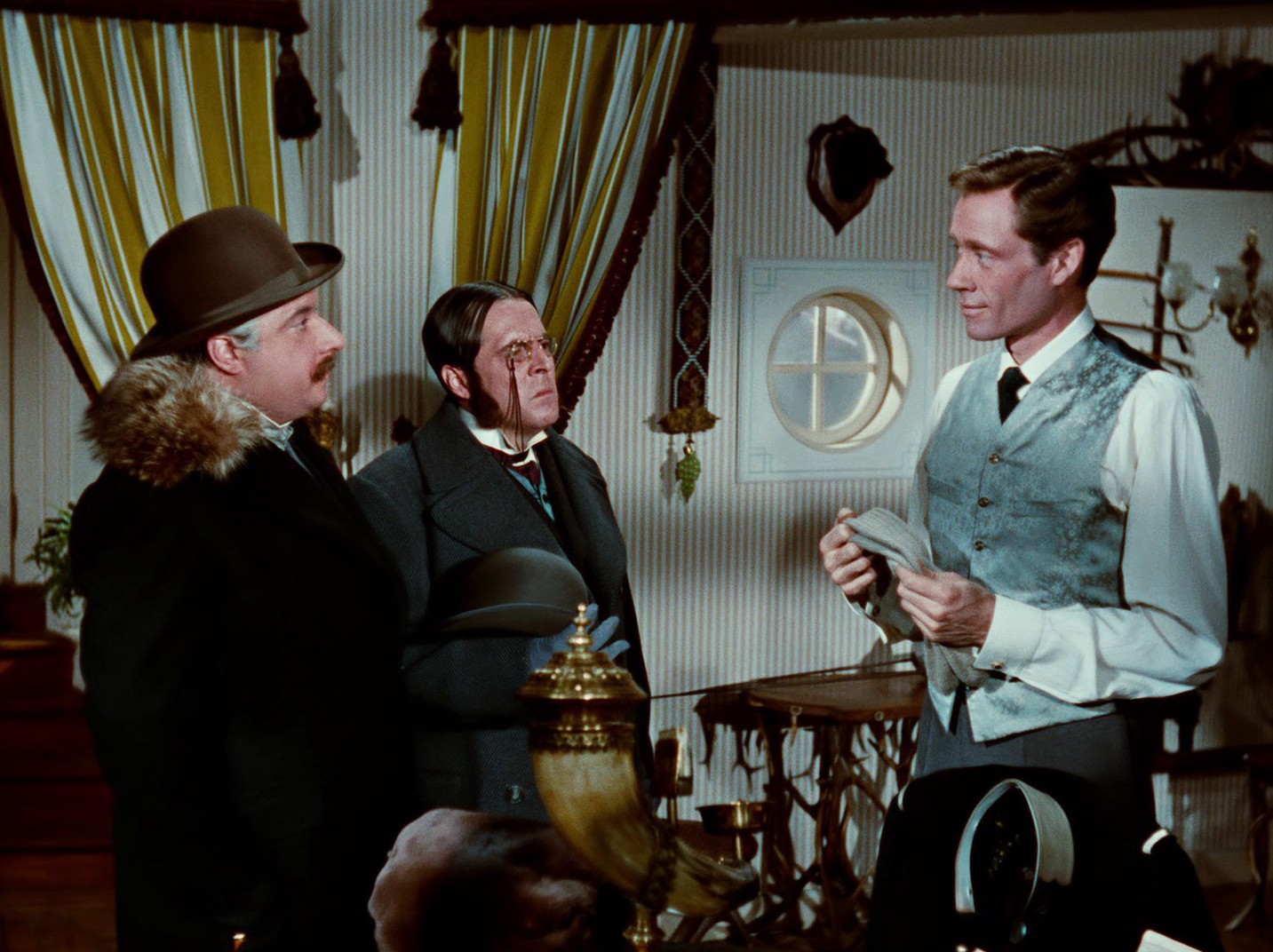 Paris Does Strange Things (1956) —  shot,  lighting