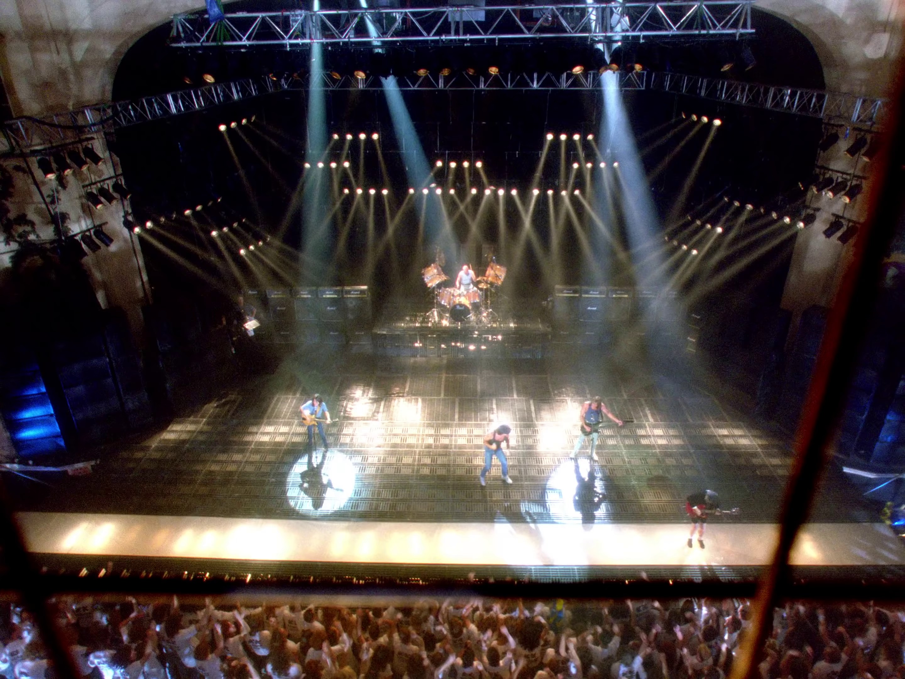 Thunderstruck (1990) —  shot,  lighting