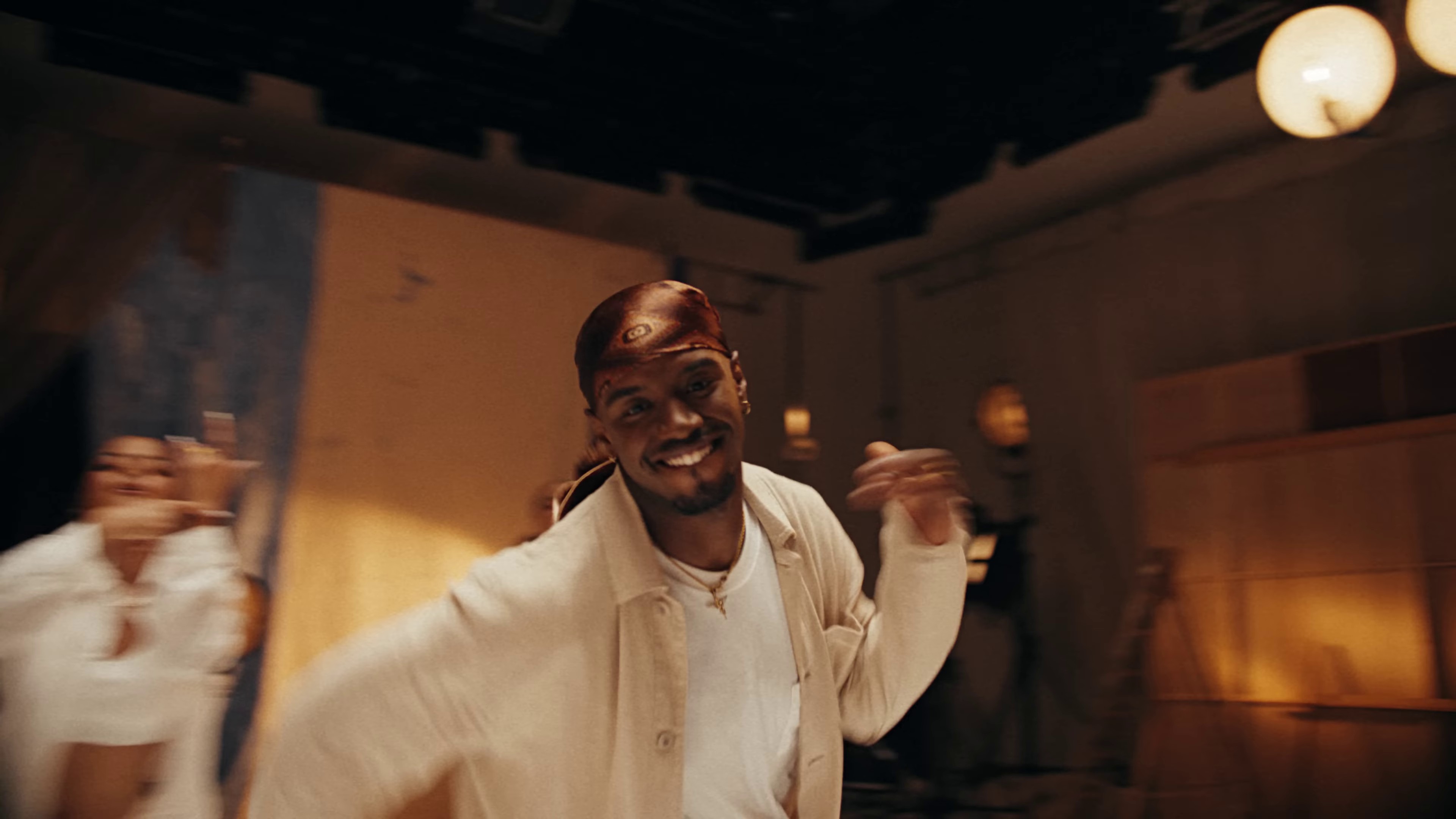 GAP x Jungle - Linen Moves Campaign (feat. Tyla) (2024) —  shot,  lighting