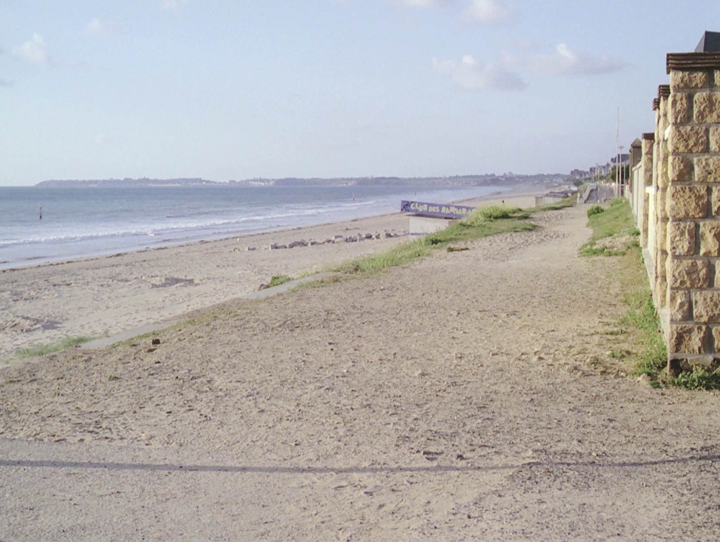 Pauline at the Beach (1983) —  shot,  lighting