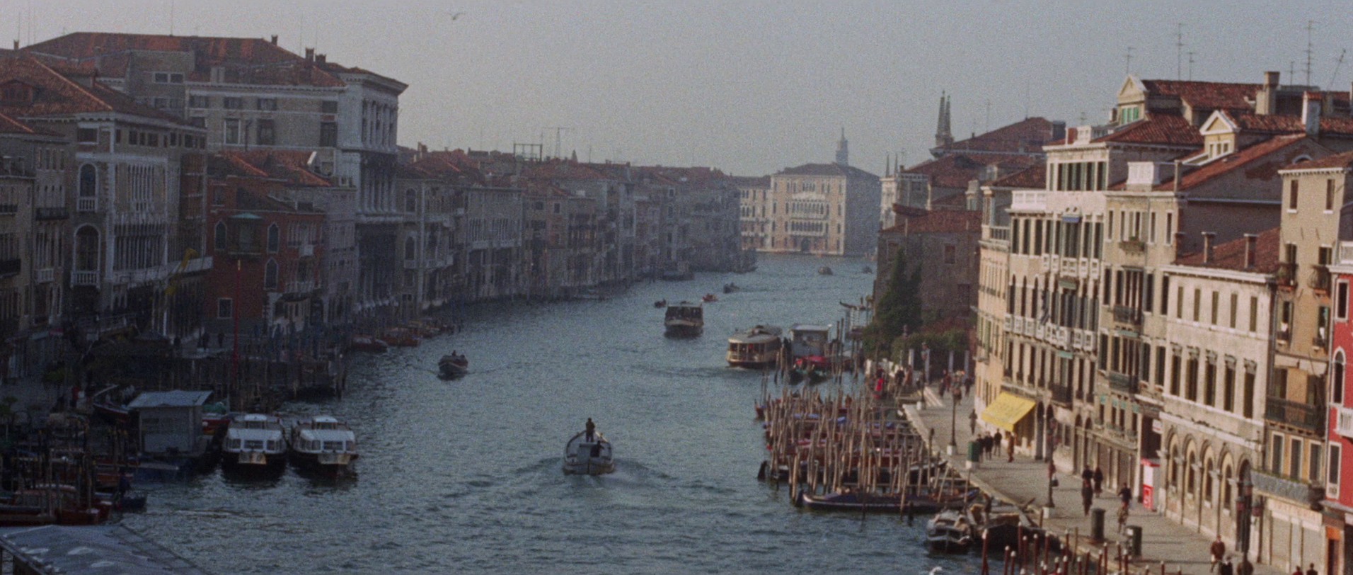 Chi l'ha vista morire? (1972) —  shot,  lighting