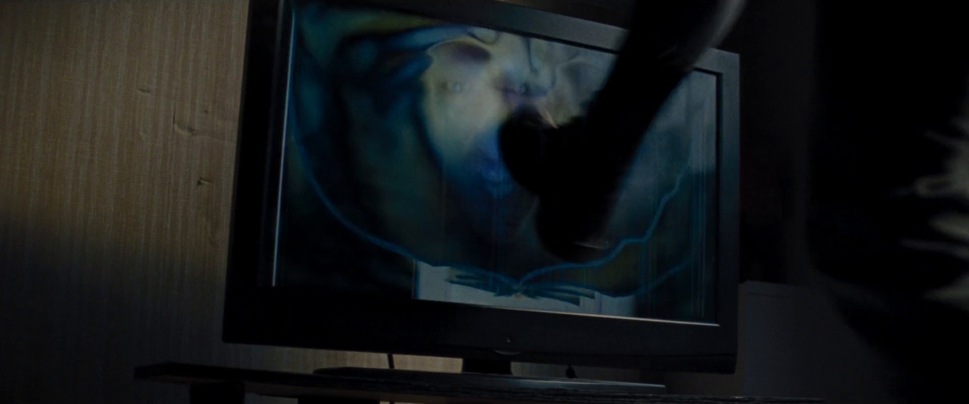 EE - The Shirt (2024) —  shot,  lighting