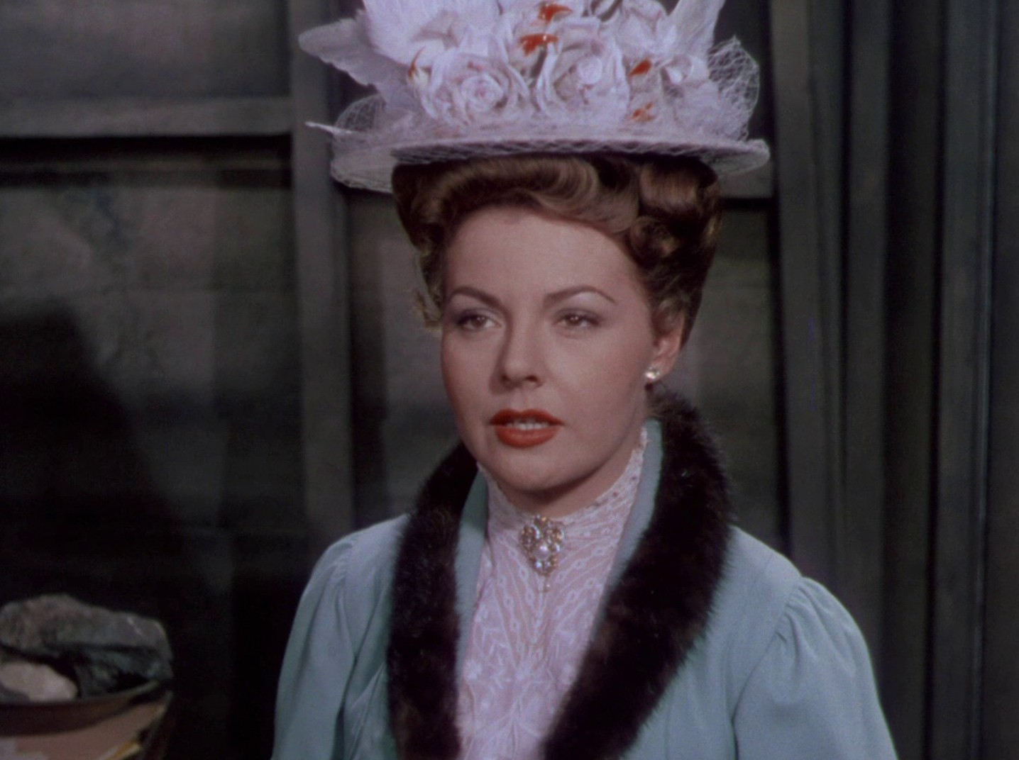High Vermilion (1951) —  shot,  lighting