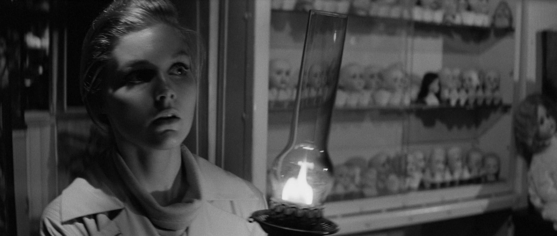 Bunny Lake Is Missing (1965) —  shot,  lighting