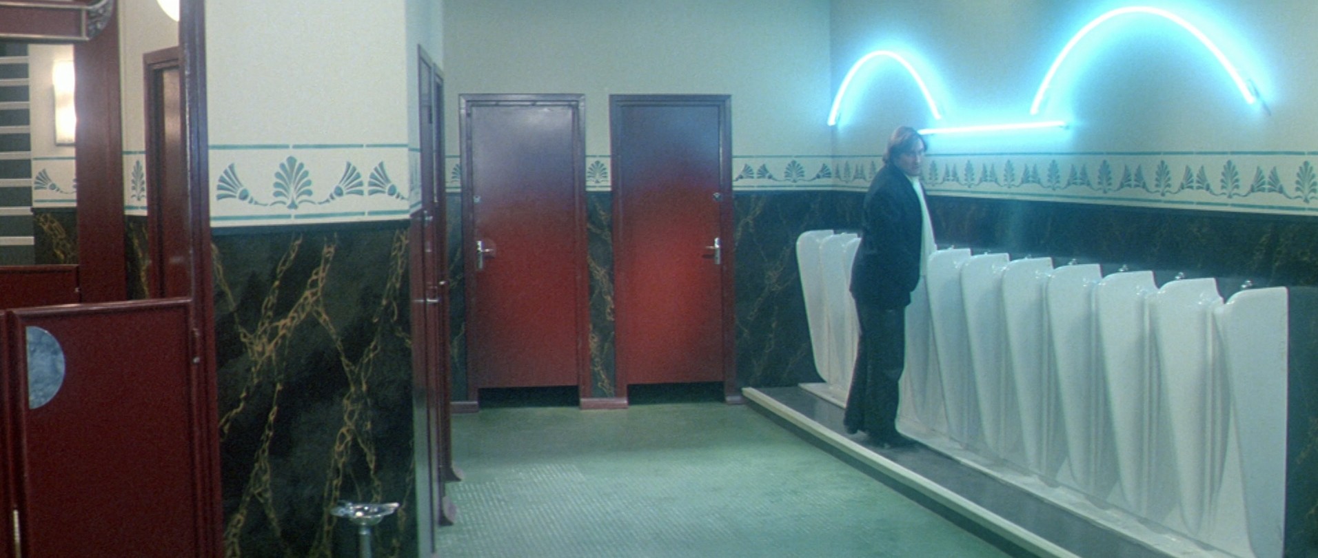 Ménage (1986) —  shot,  lighting