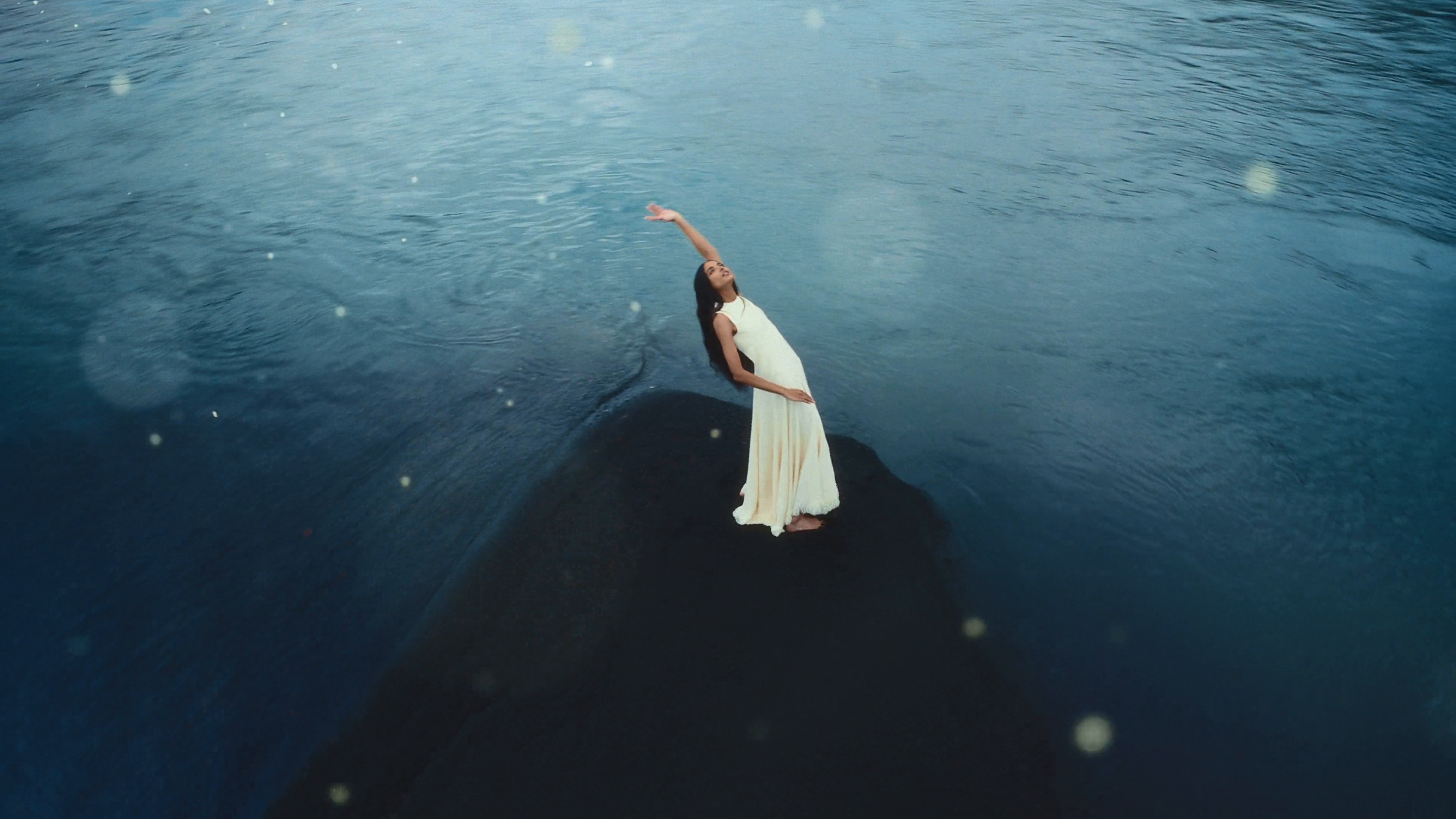 CHLOE — WE BLOSSOM TOGETHER (2024) —  shot,  lighting