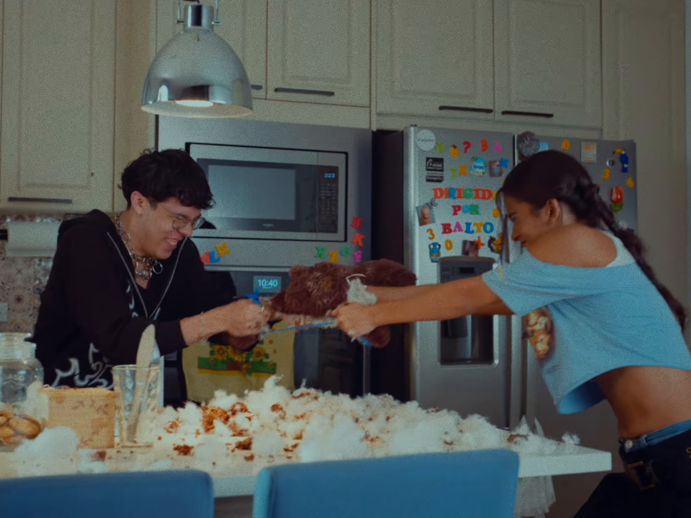 Todo Acaba Mal (2024) —  shot,  lighting