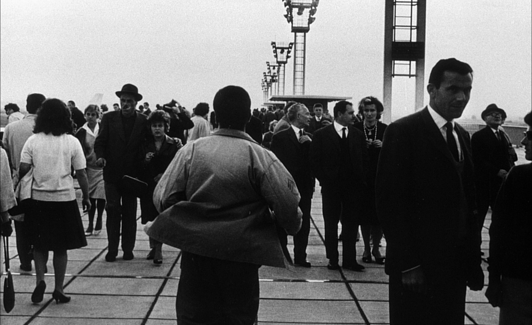 La Jetée (1962) —  shot,  lighting