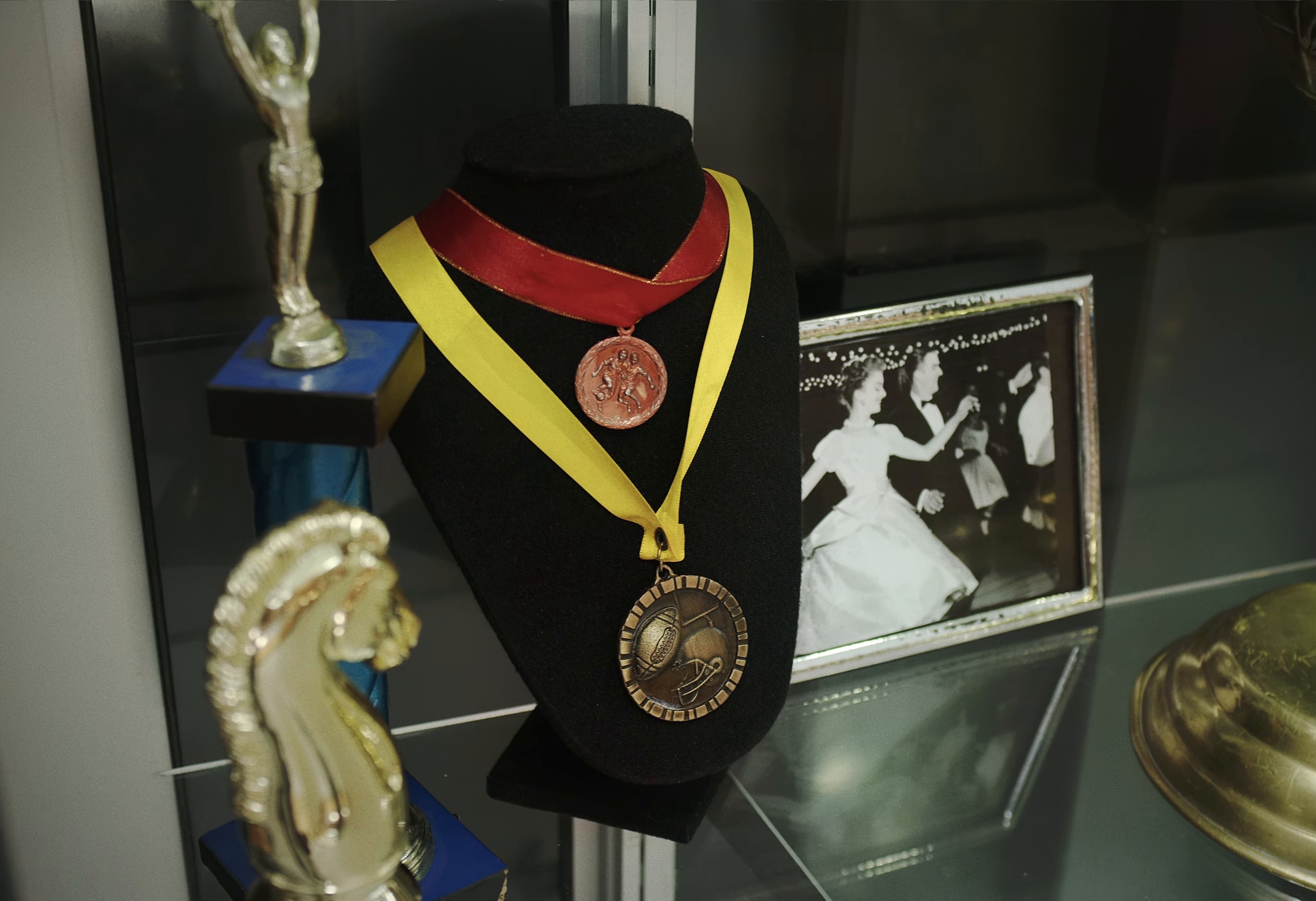 Mi Favorita Canción (2024) —  shot,  lighting