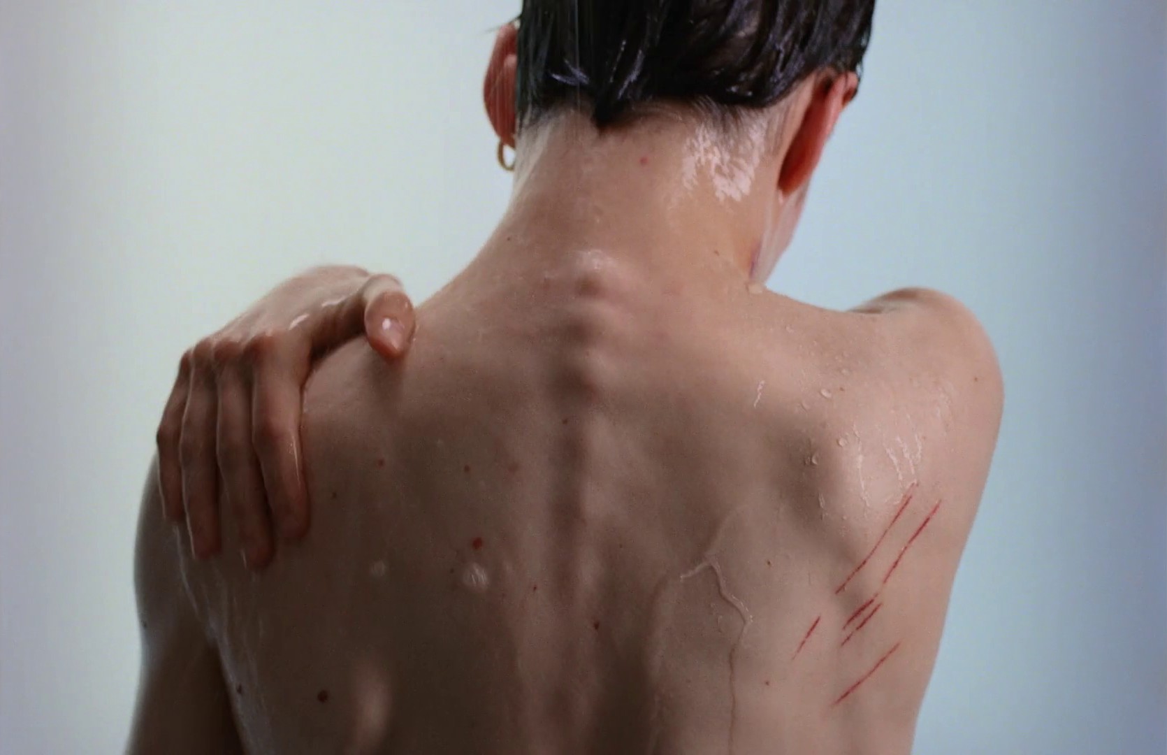 5 dollars (2018) —  shot,  lighting