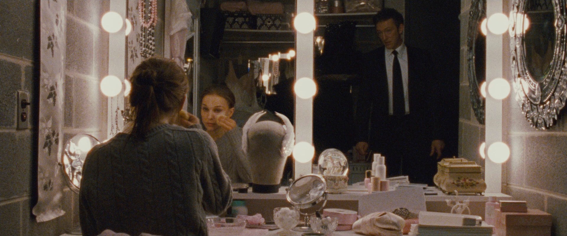 Black Swan (2010) —  shot,  lighting