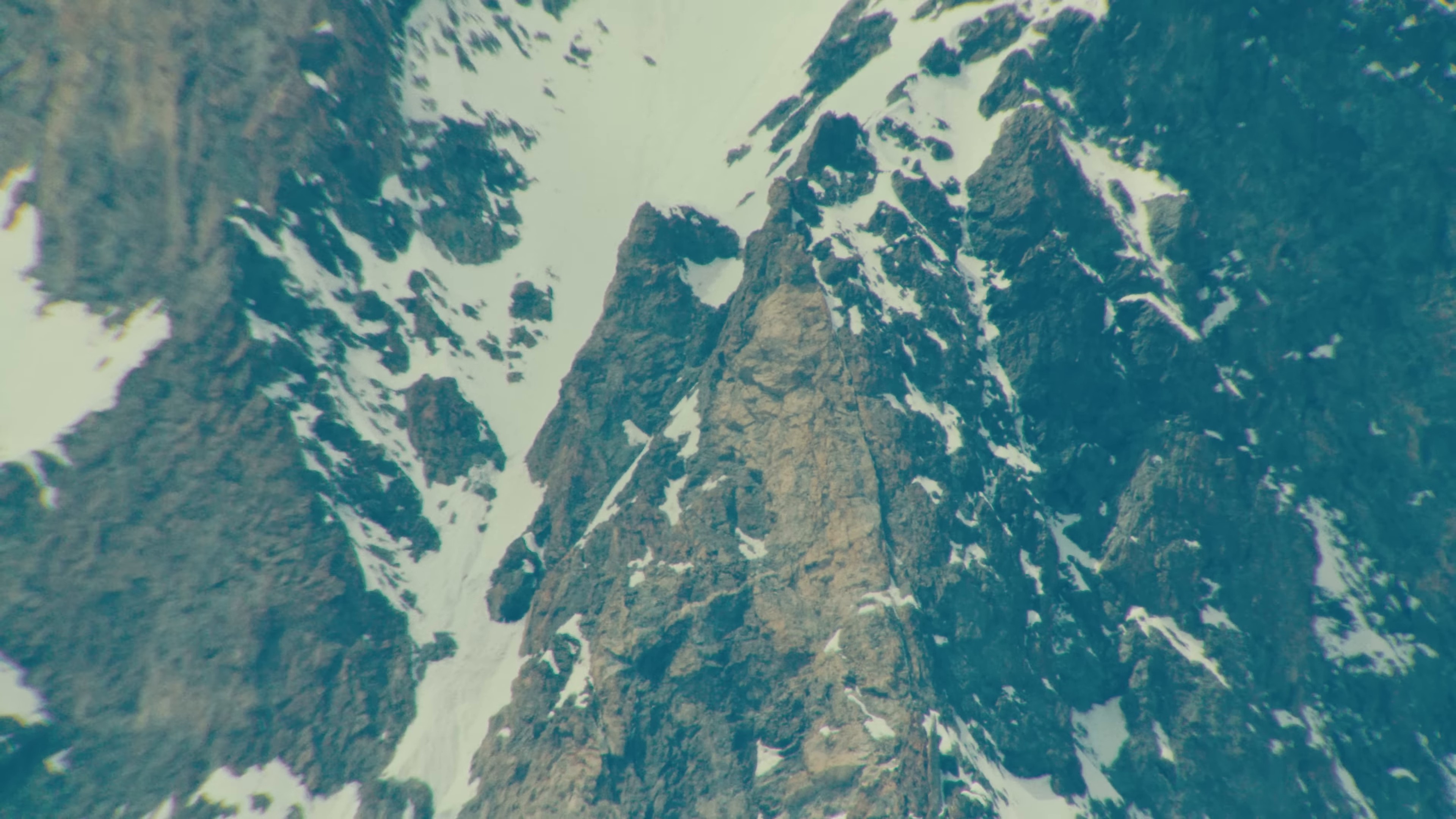 Merci la vie pour les douleurs (2024) —  shot,  lighting