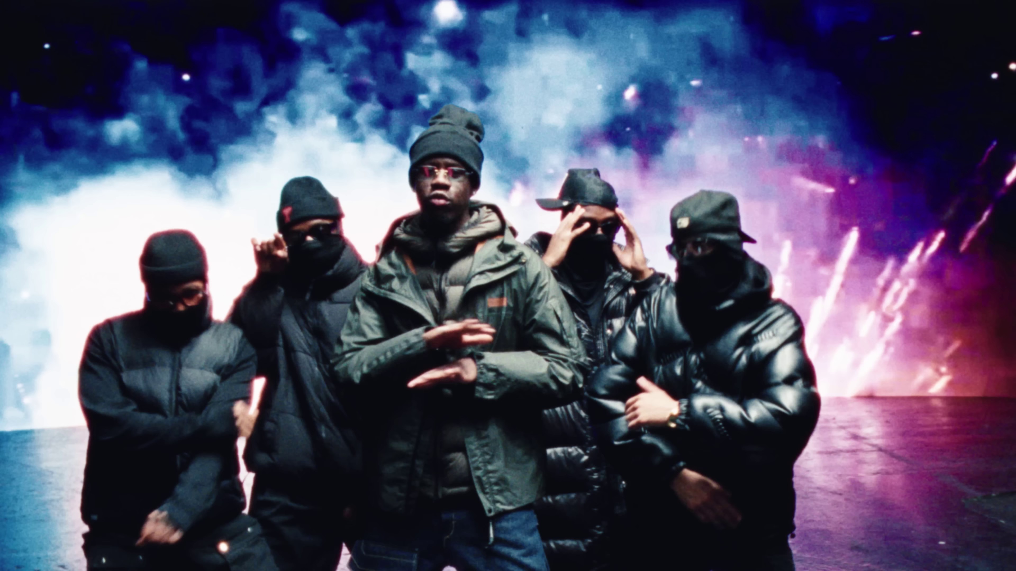 Non Non (2022) —  shot,  lighting