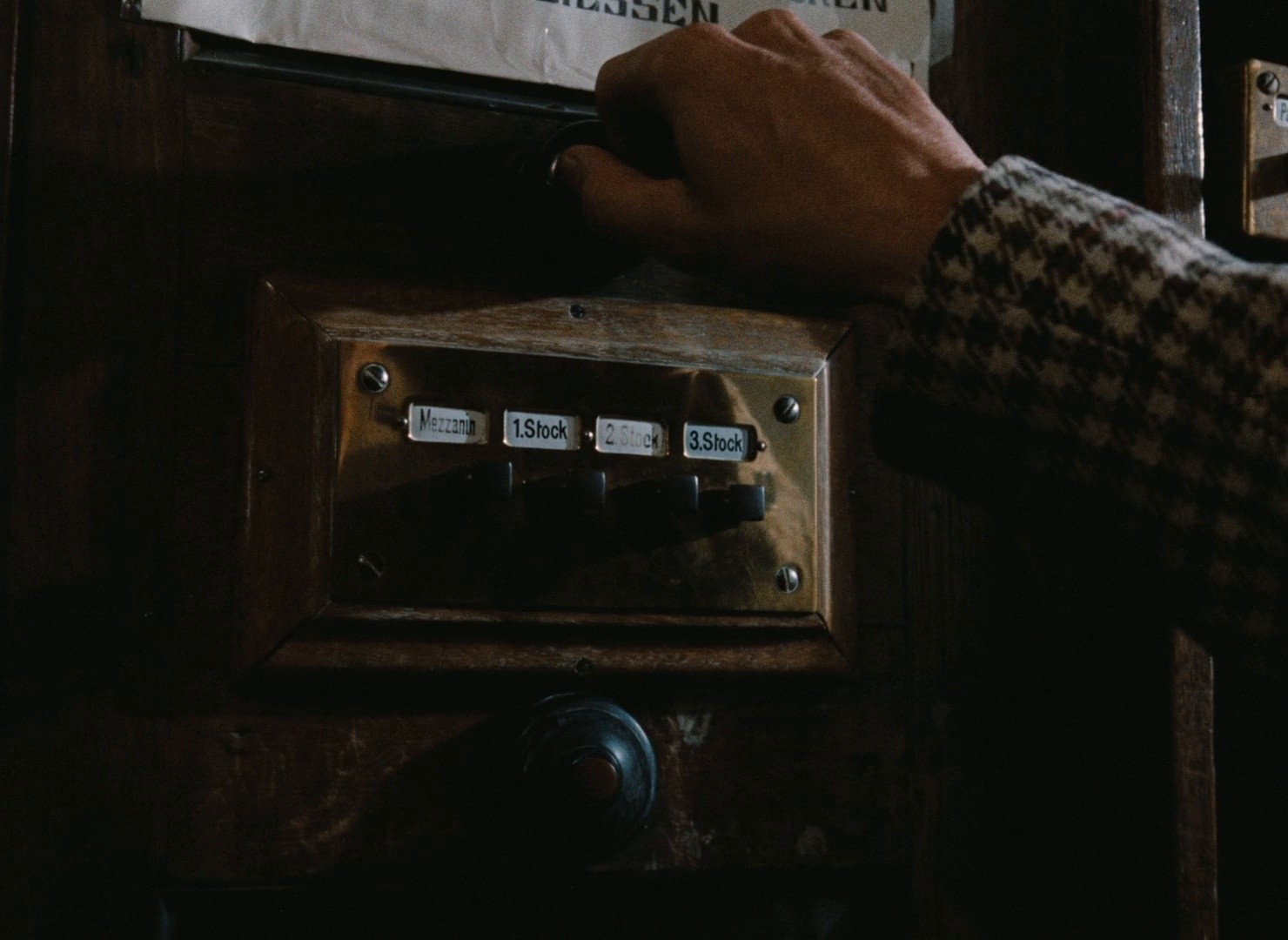 The Goalie's Anxiety at the Penalty Kick (1977) —  shot,  lighting