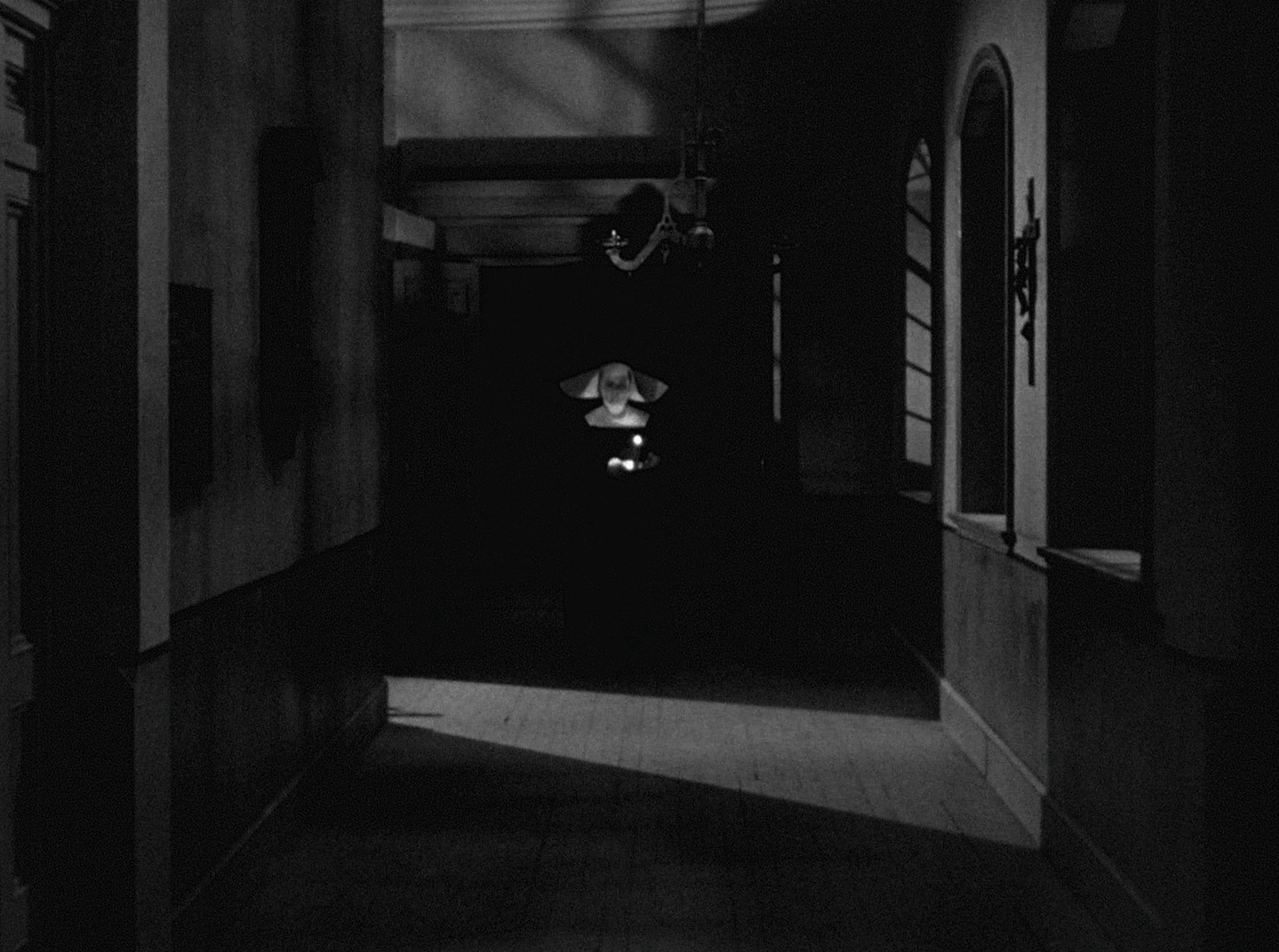 Letter from an Unknown Woman (1948) —  shot,  lighting