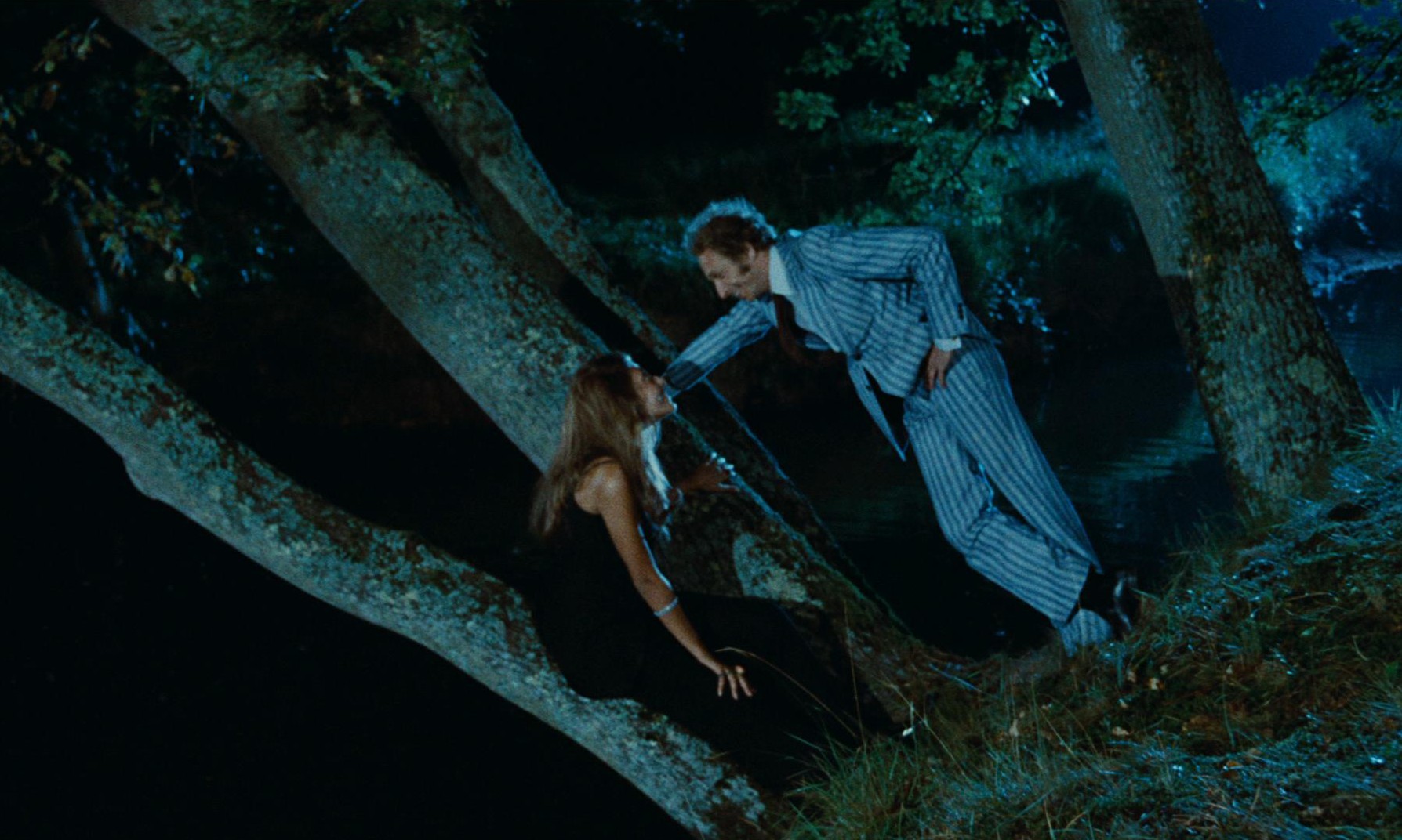 Distracted (1970) —  shot,  lighting