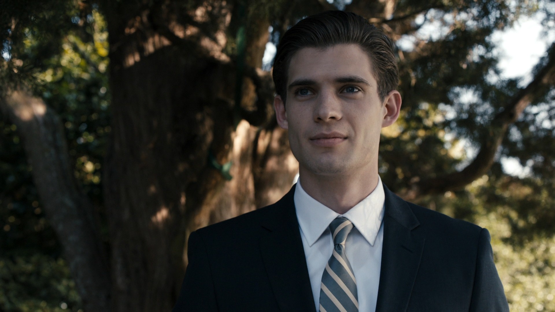 Affairs of State (2018) —  shot,  lighting