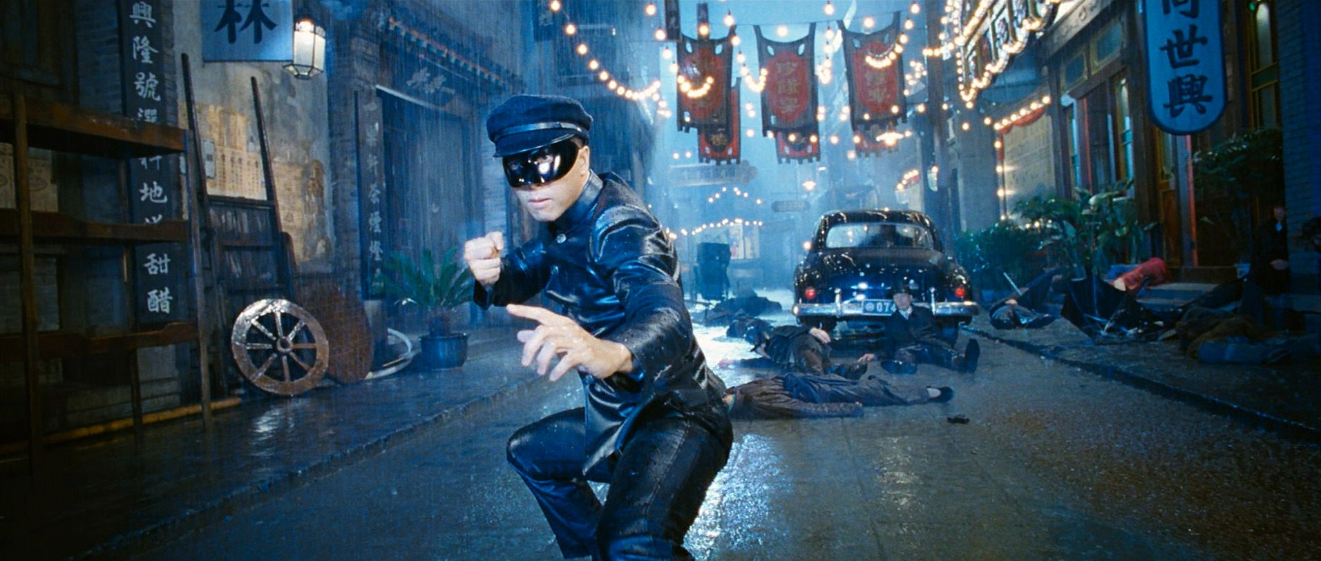 Jing wu feng yun: Chen Zhen (2010) —  shot,  lighting