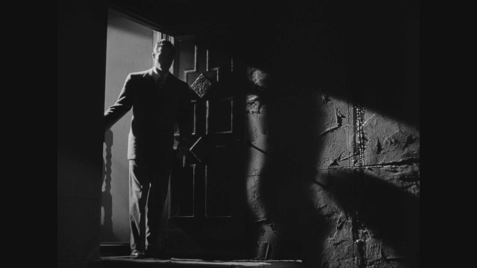 The Invisible Man's Revenge (1944) —  shot,  lighting