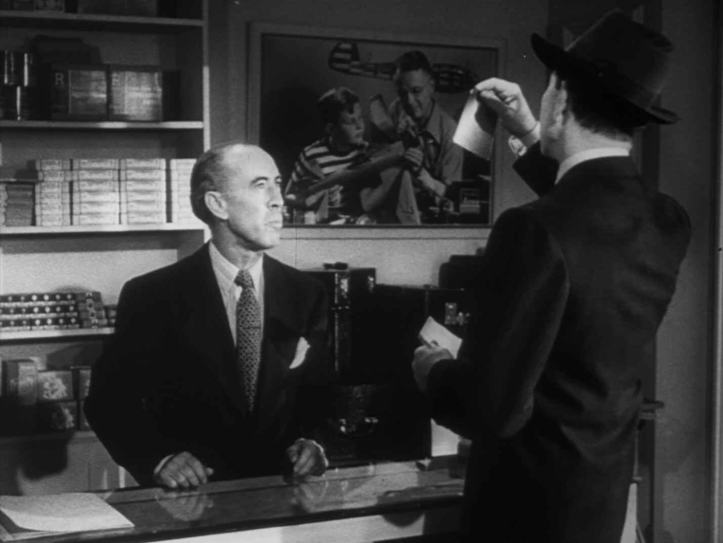 Hollow Triumph (1948) —  shot,  lighting