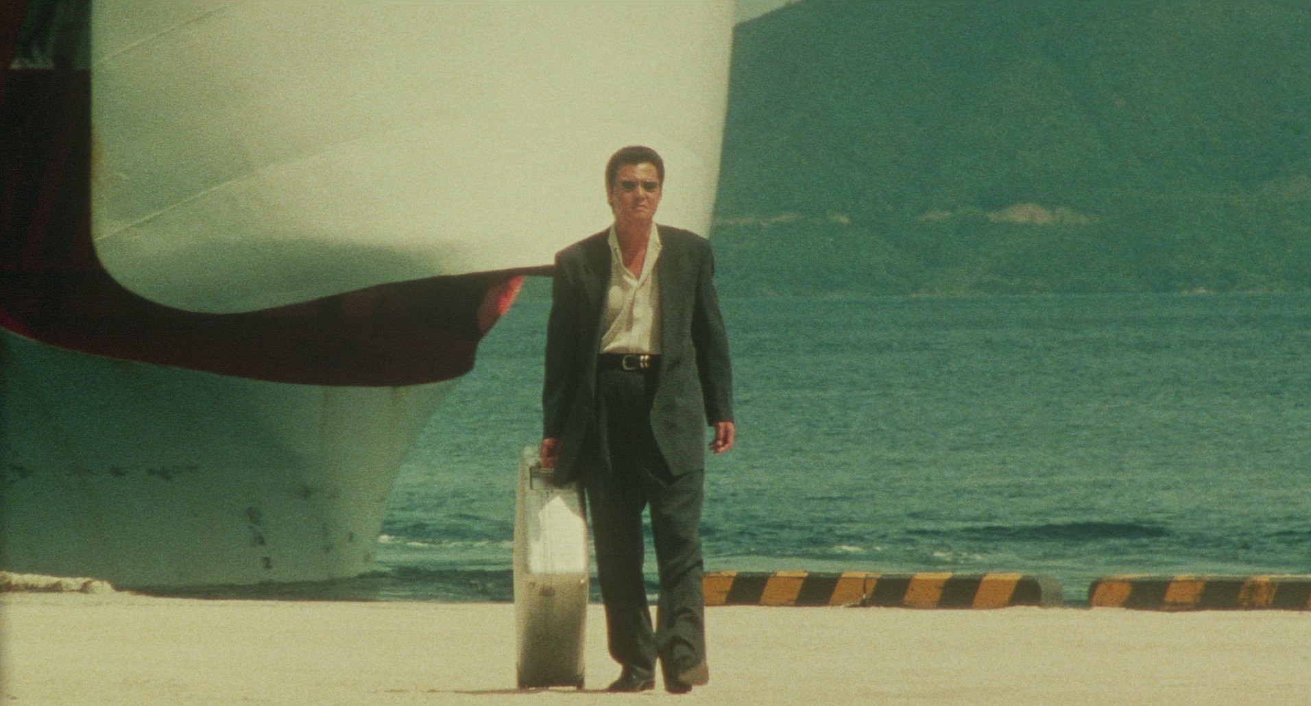 Dead or Alive 2: Birds (2000) —  shot,  lighting