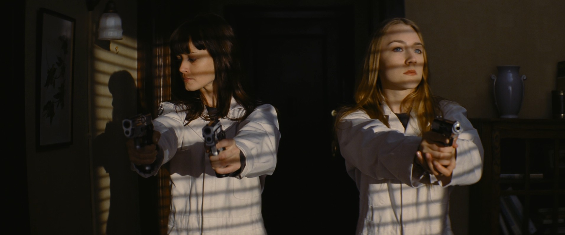 Violet & Daisy (2011) —  shot,  lighting