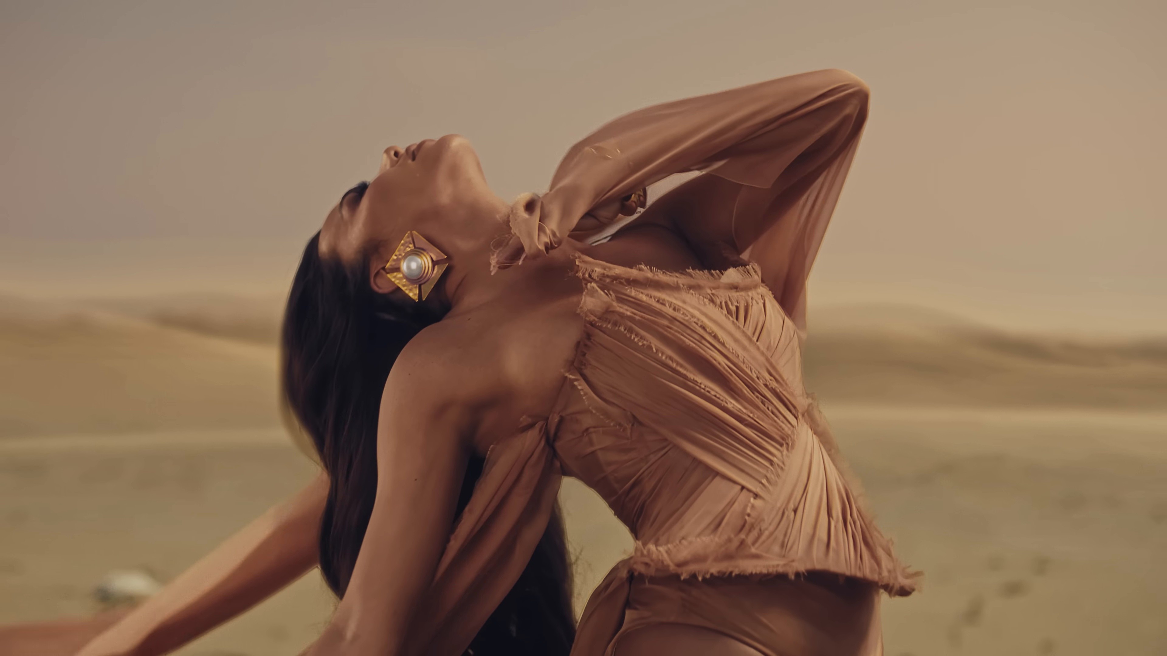 Uje (2025) —  shot,  lighting