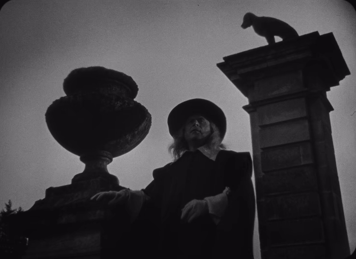 Beauty and the Beast (1946) —  shot,  lighting