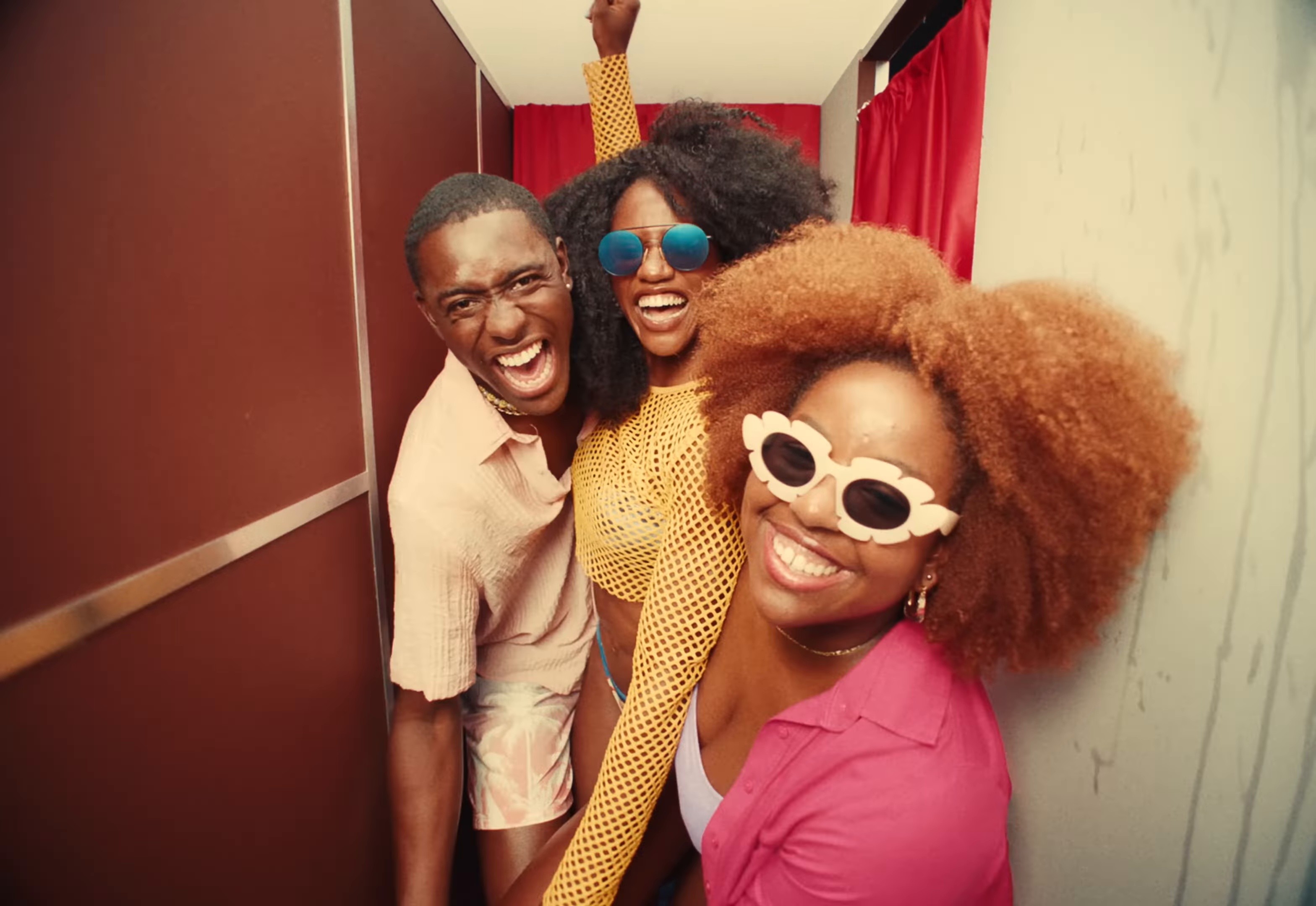 Piña Colada (2024) —  shot,  lighting