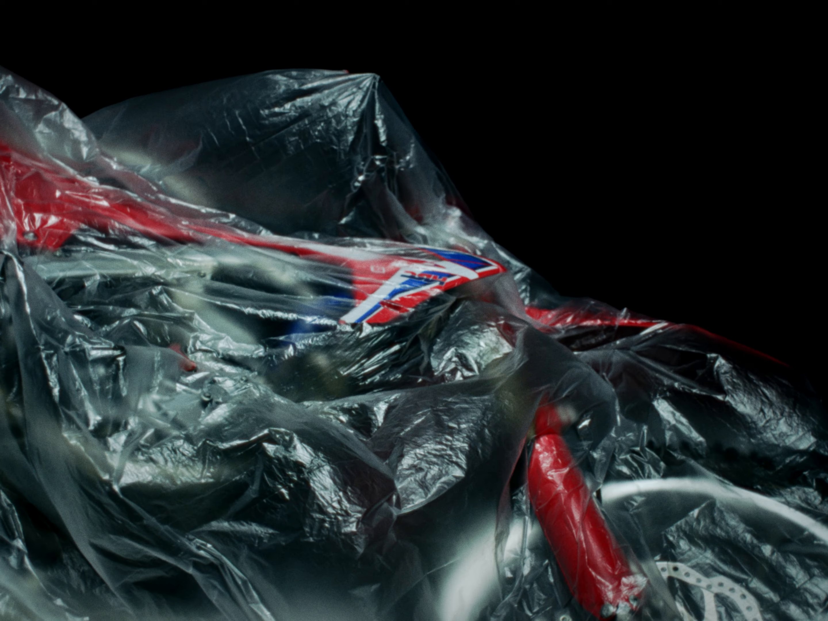 8ème étage (2023) —  shot,  lighting