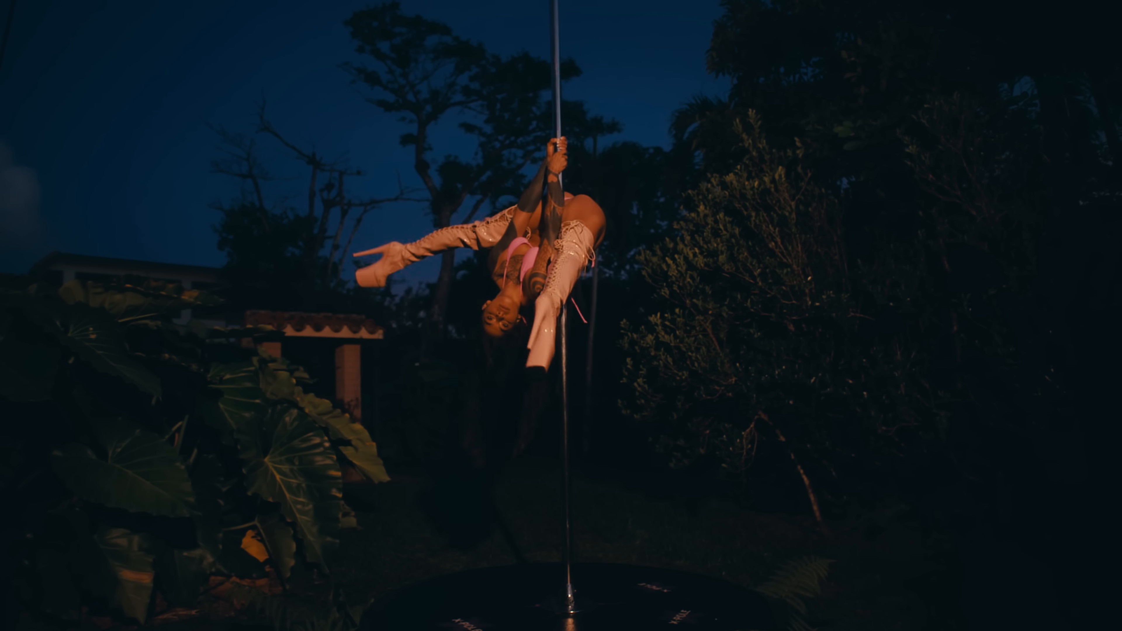 Drop Dead Gorgeous (2025) —  shot,  lighting