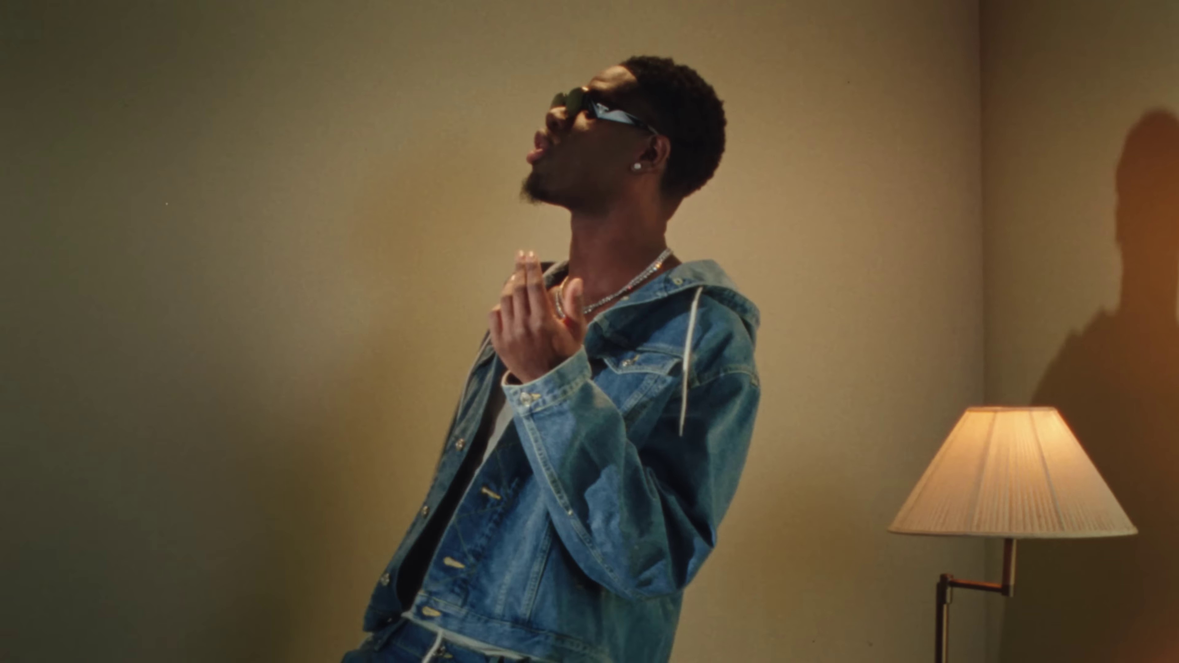 Non Non (2022) —  shot,  lighting