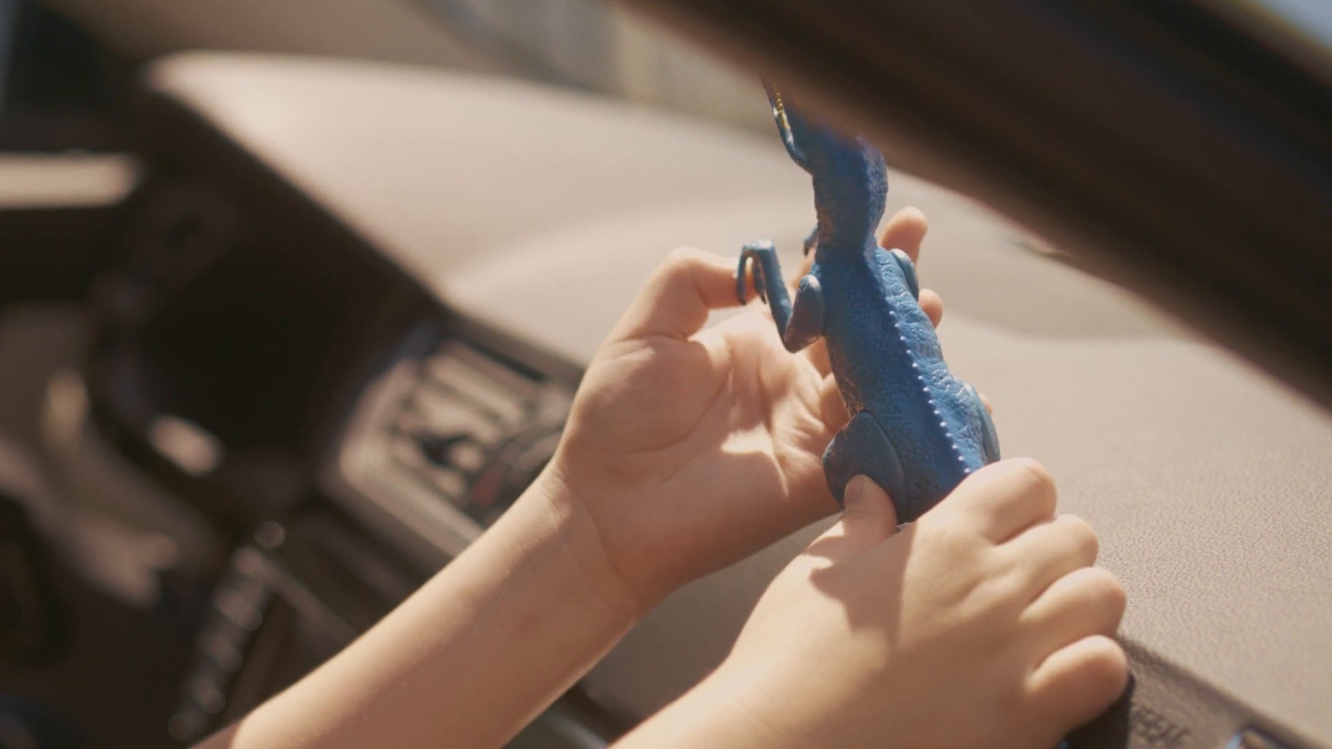 WP_PZU_10_Sekund_ma_znaczenie___Podroz_z_dzieckiem (2019) —  shot,  lighting