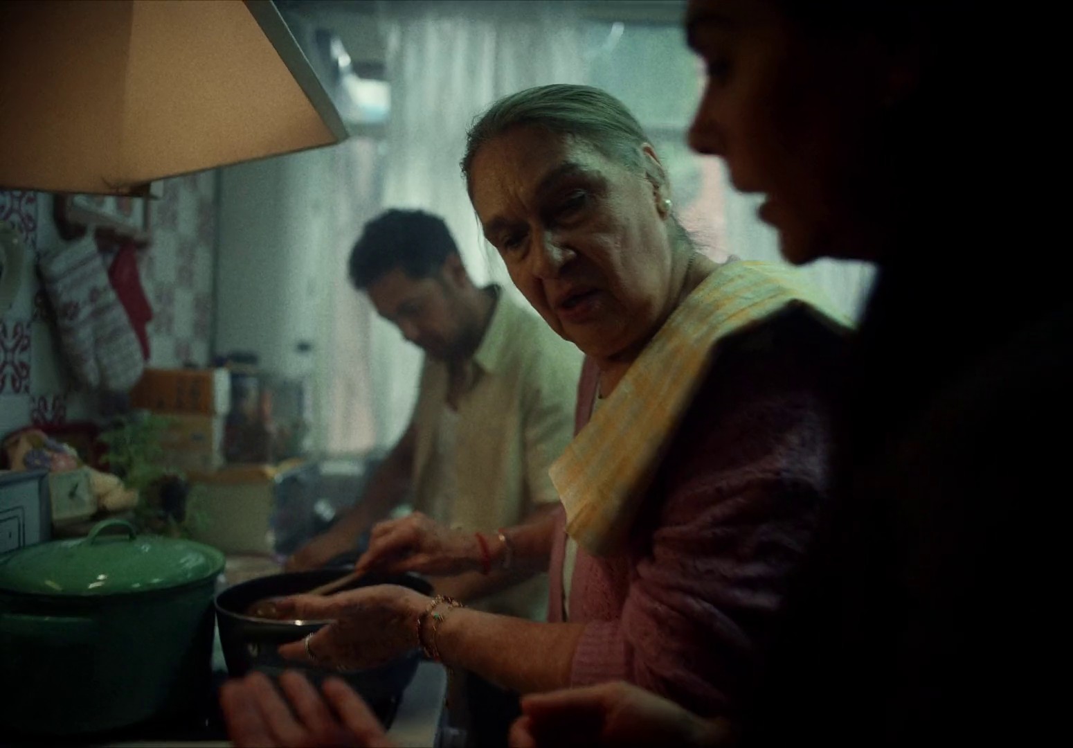 Expedia - Super Abuelita (2024) —  shot,  lighting