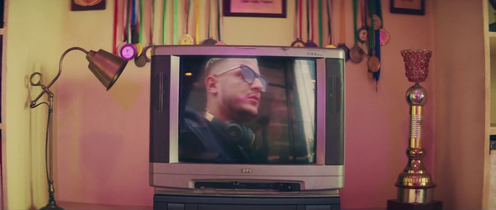 Magenta Riddim  (2018) —  shot,  lighting