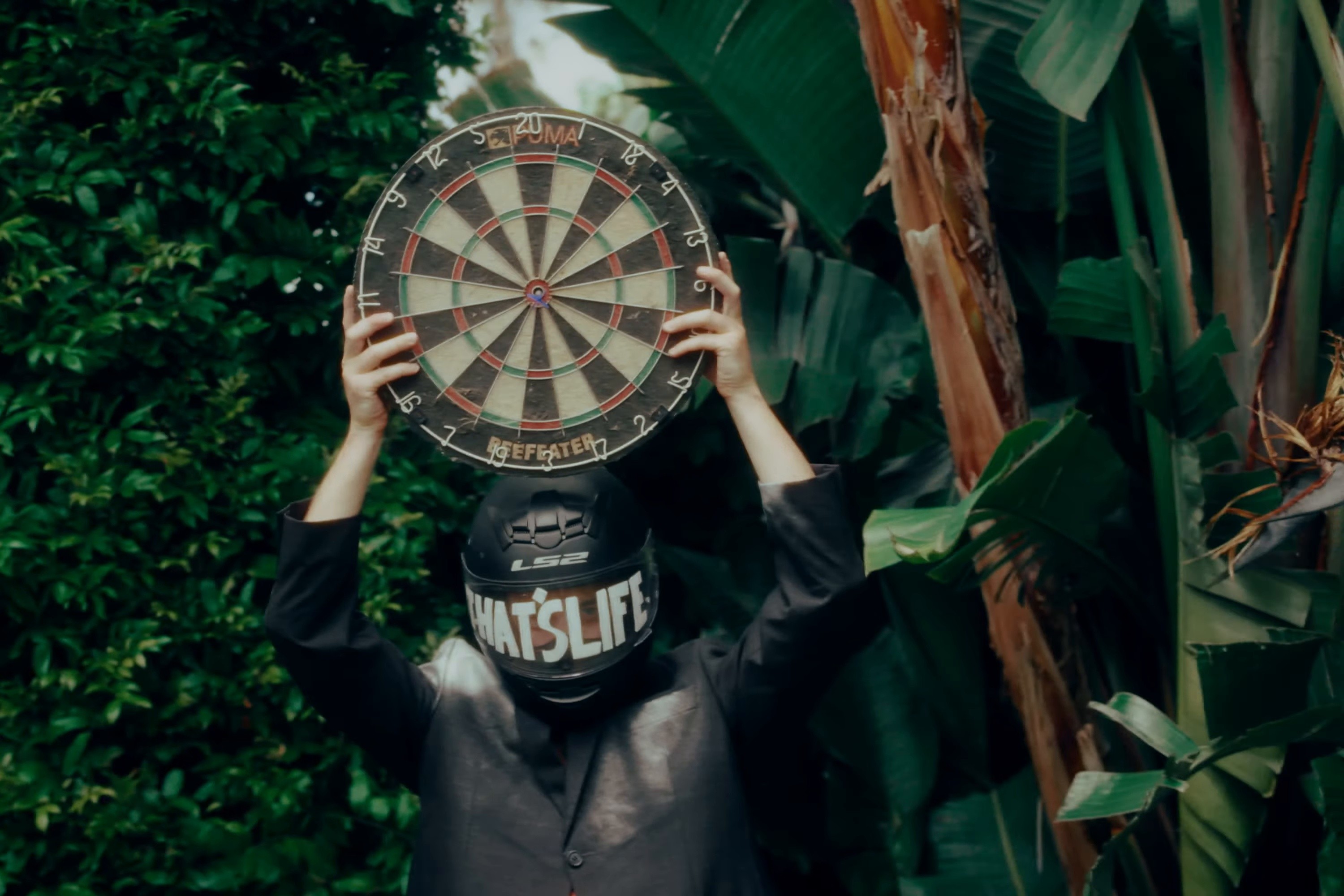 That's Life, Baby! (2025) —  shot,  lighting