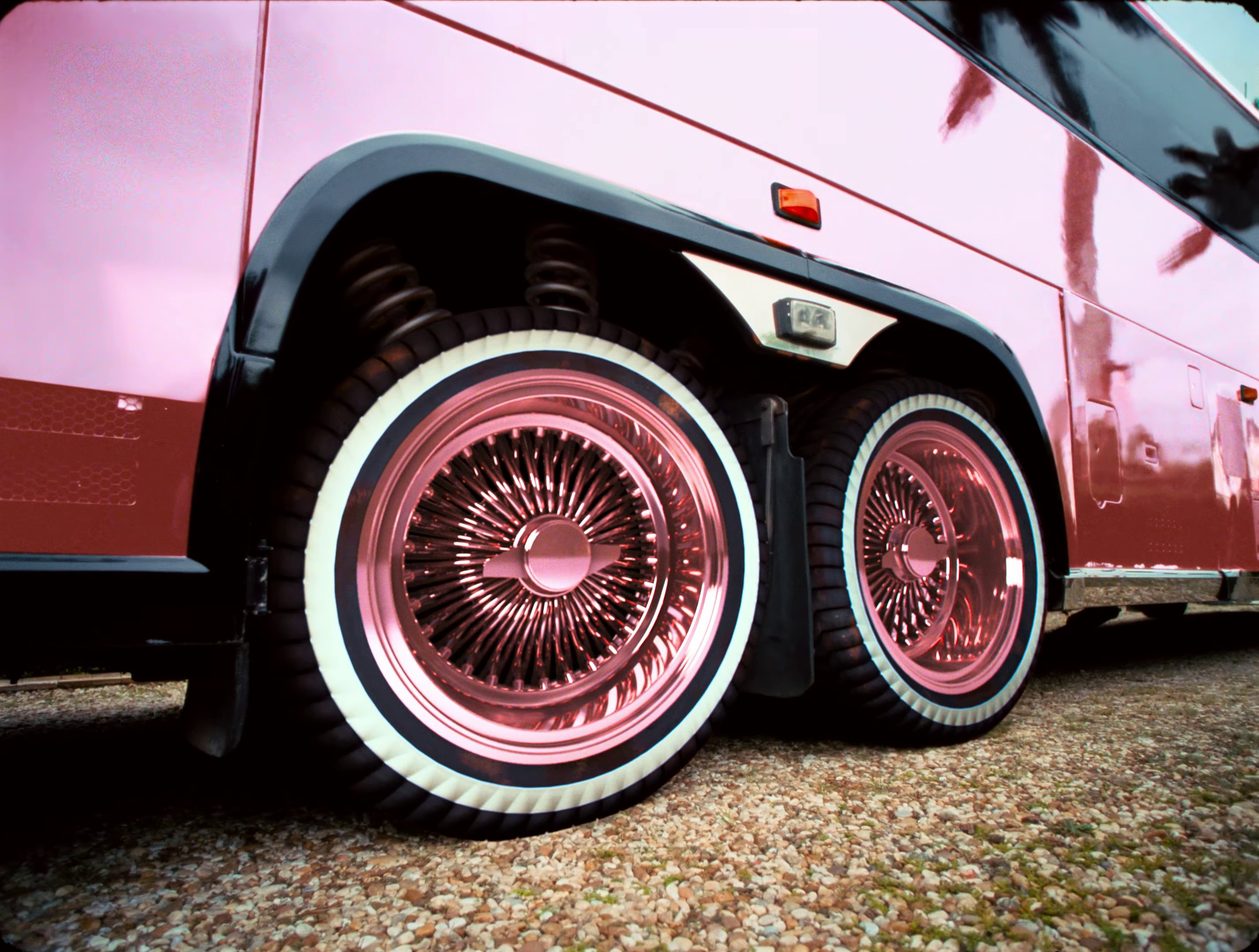 Labios Mordidos (2023) —  shot,  lighting