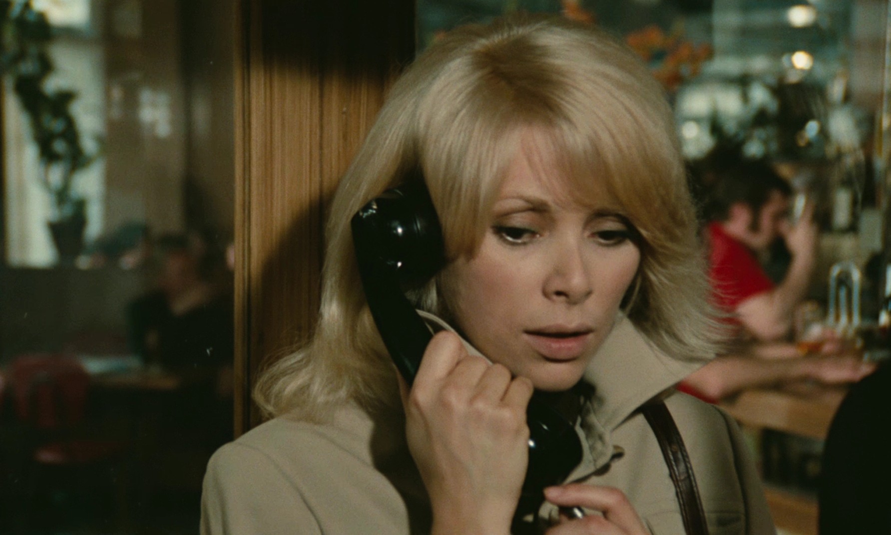 The Tall Blond Man with One Black Shoe (1972) —  shot,  lighting