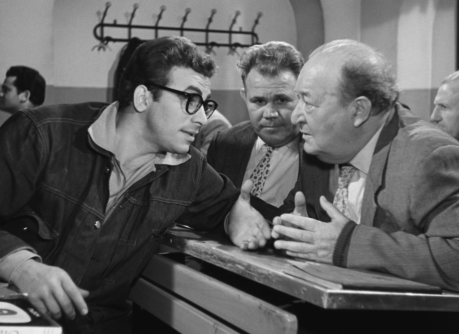 Belle ma povere (1957) —  shot,  lighting