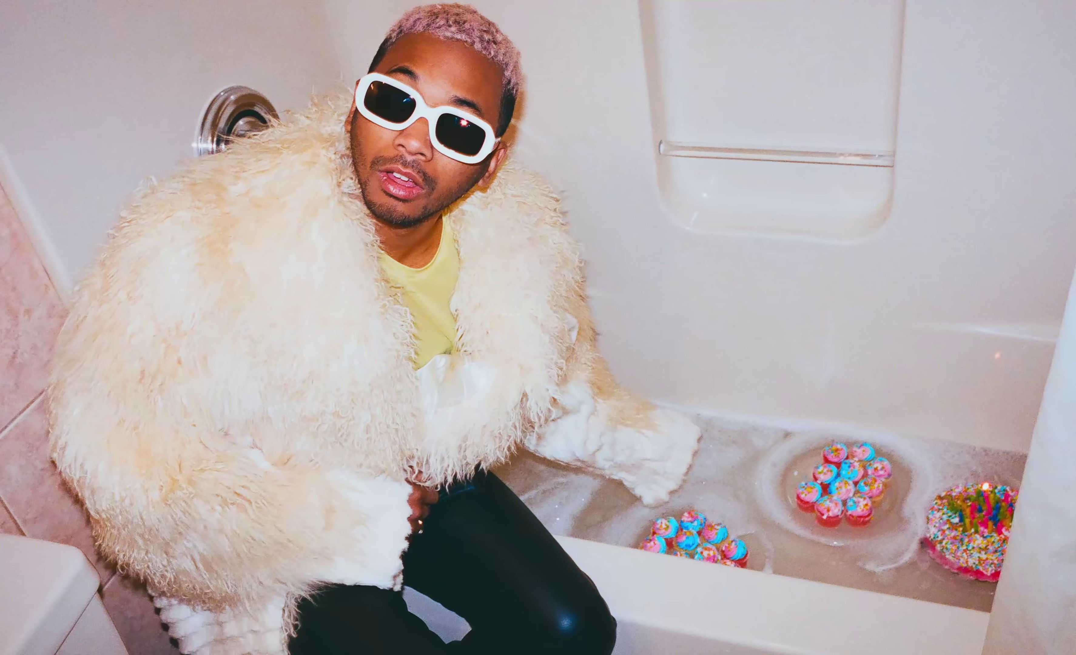 Déjà Vu (2022) —  shot,  lighting