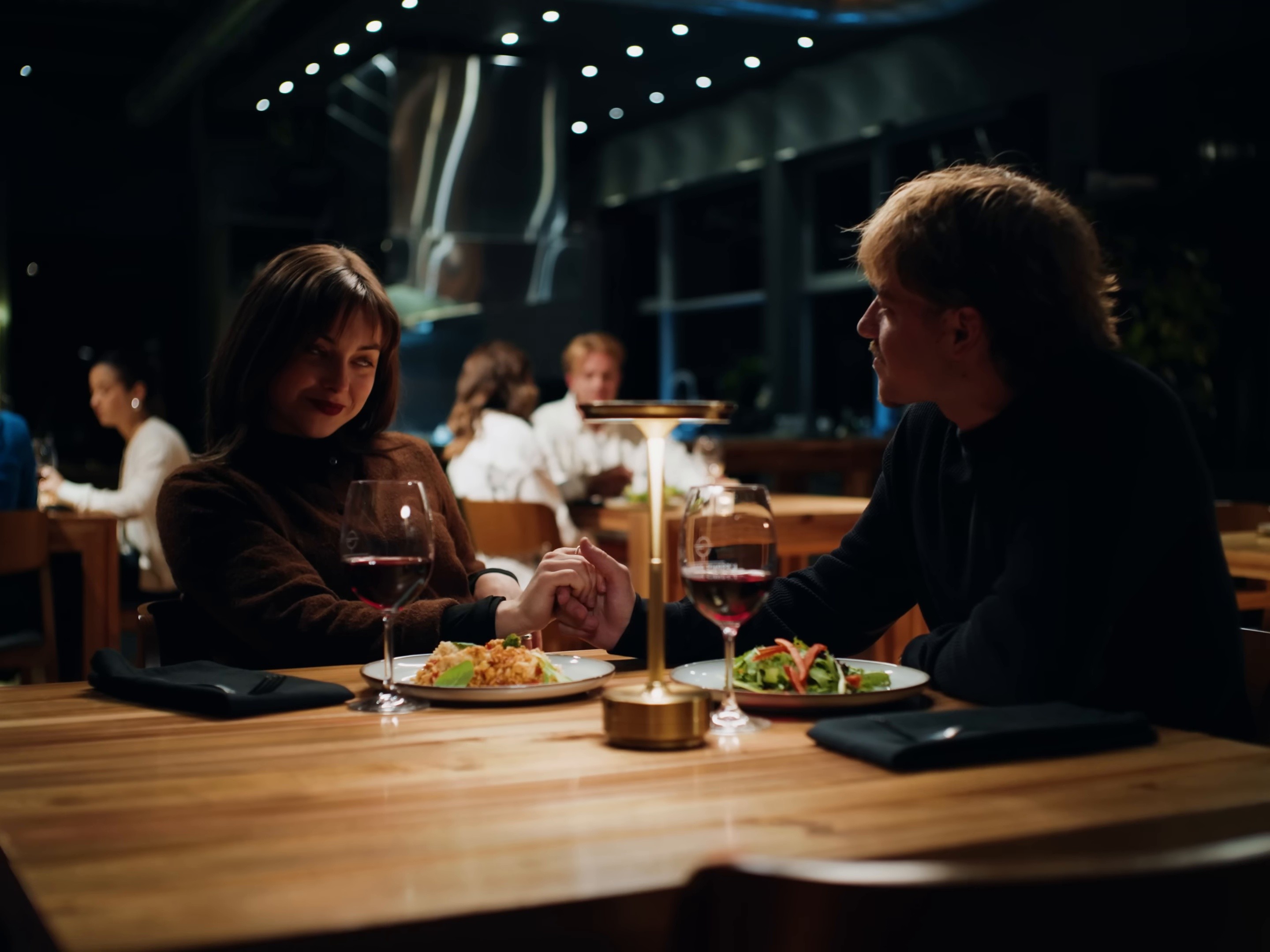 Honnêtement (2025) —  shot,  lighting