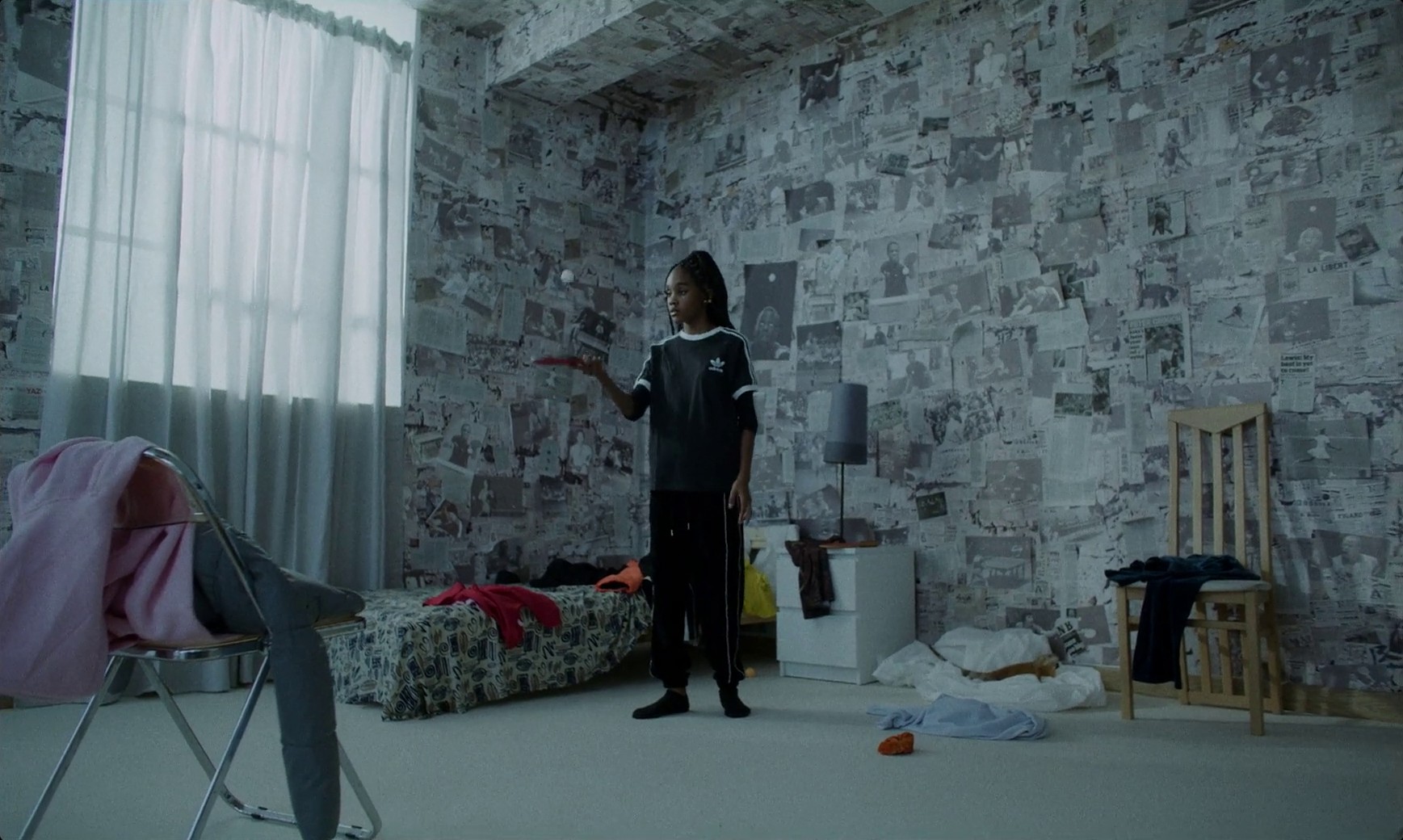 Everything Looks Bigger Closer (2020) —  shot,  lighting