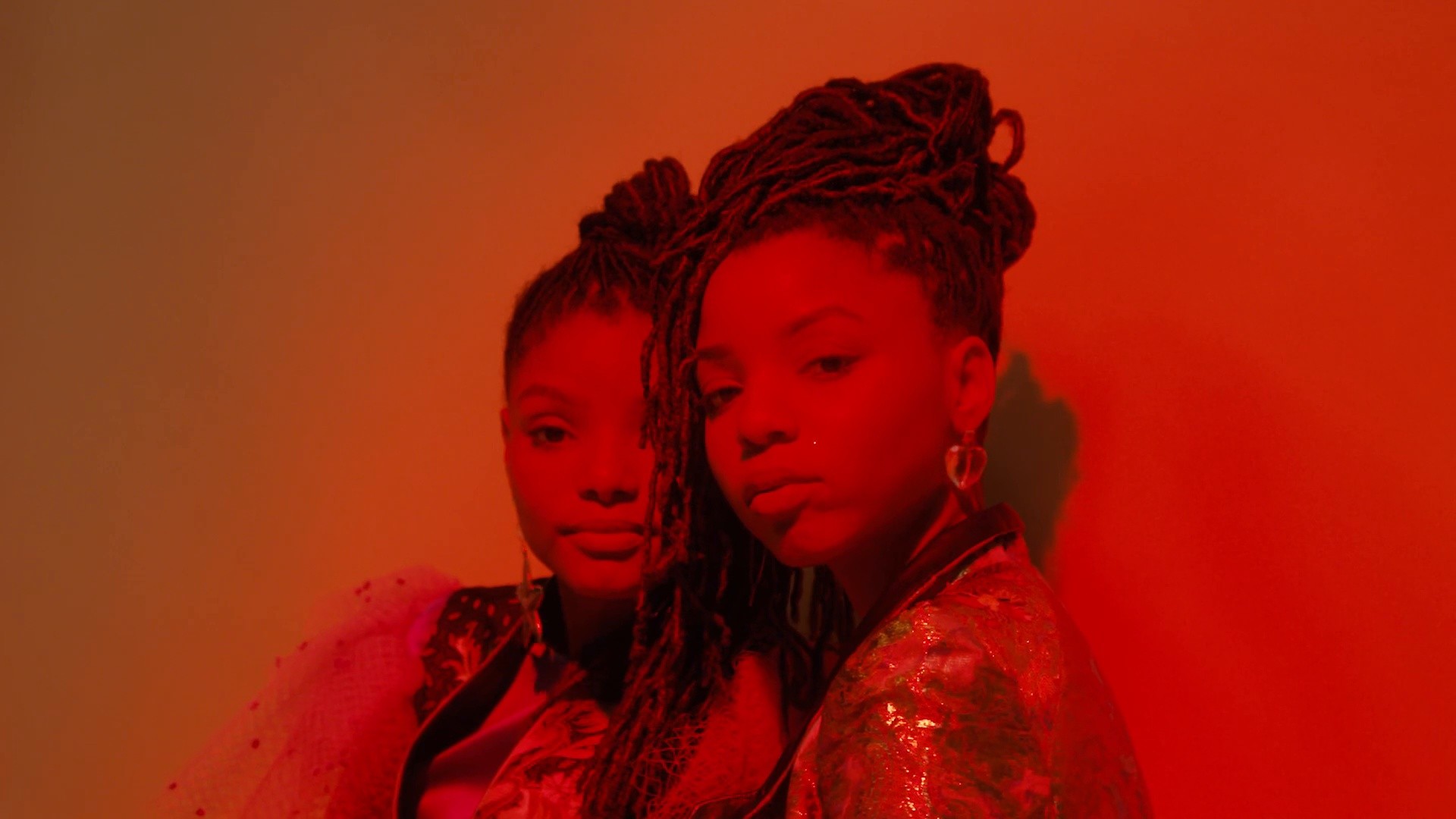 Chloe x Halle x Wonderland (2018) —  shot,  lighting