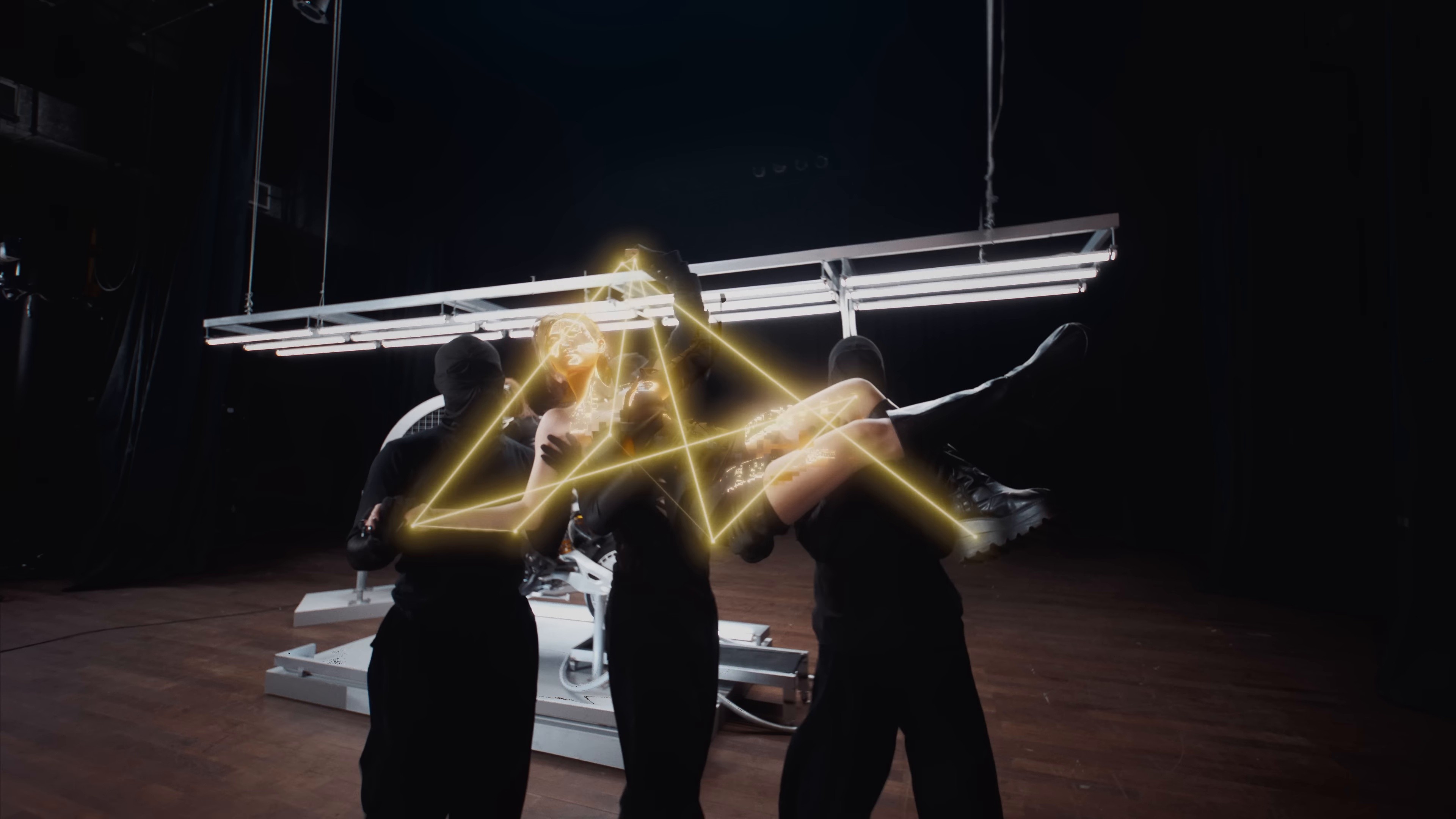 THE REAL AURA (2025) —  shot,  lighting