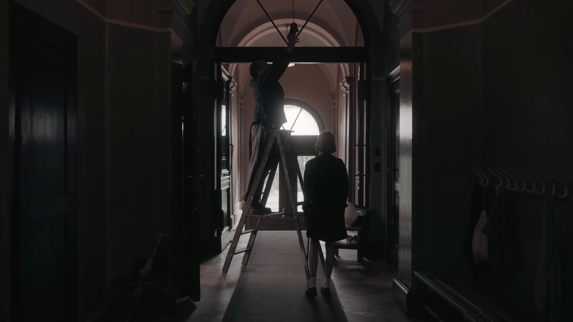 Exchanges (2020) —  shot,  lighting