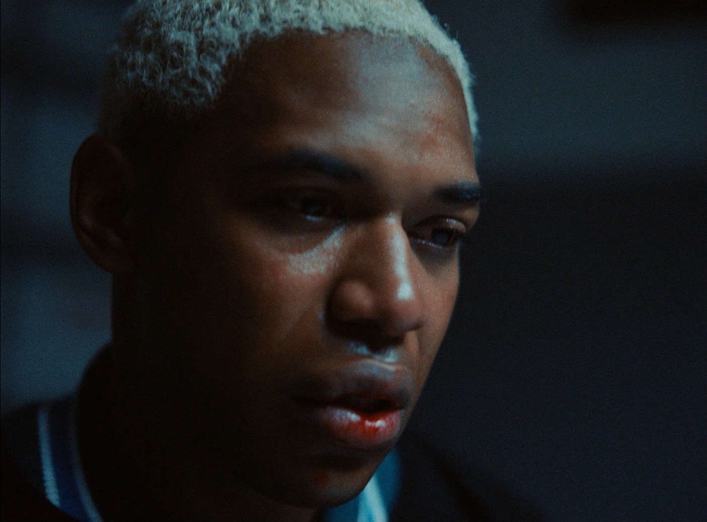 Waves (2019) —  shot,  lighting