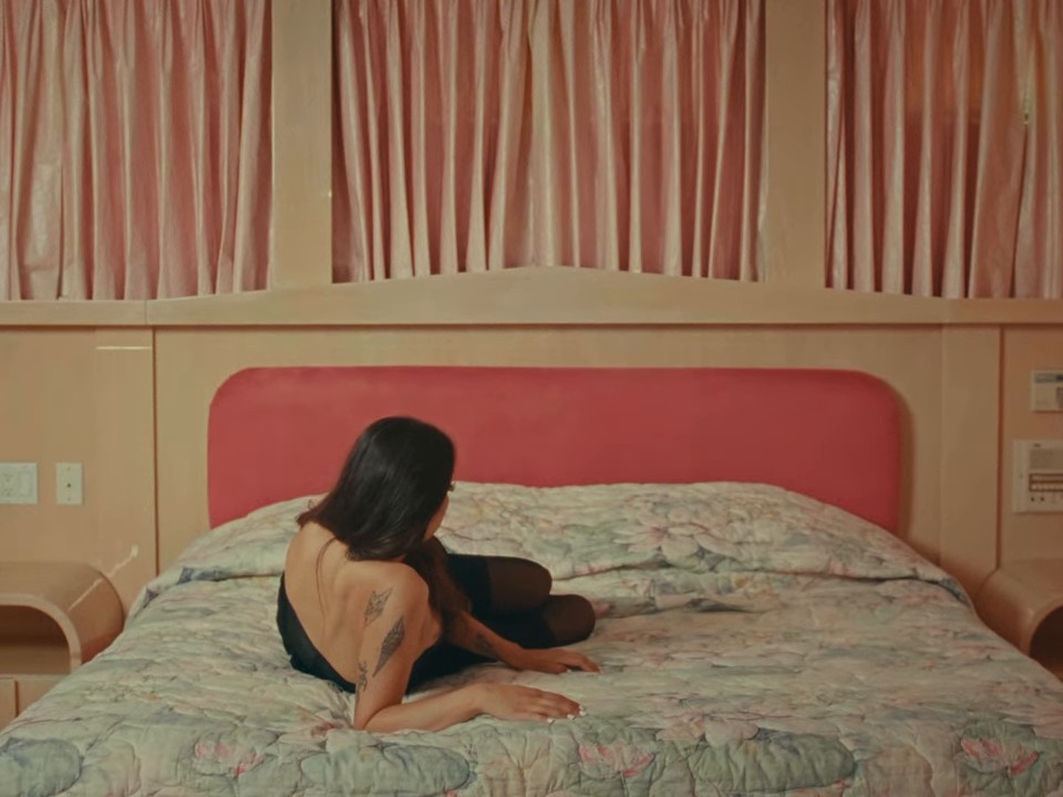 I Just Can't Be Alone (2024) —  shot,  lighting