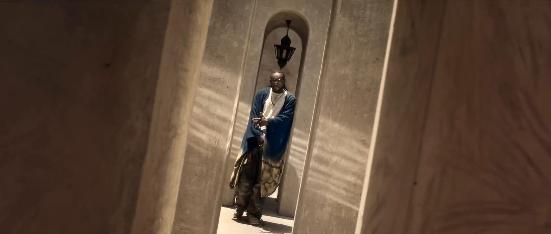 SENTIMENTAL (2025) —  shot,  lighting